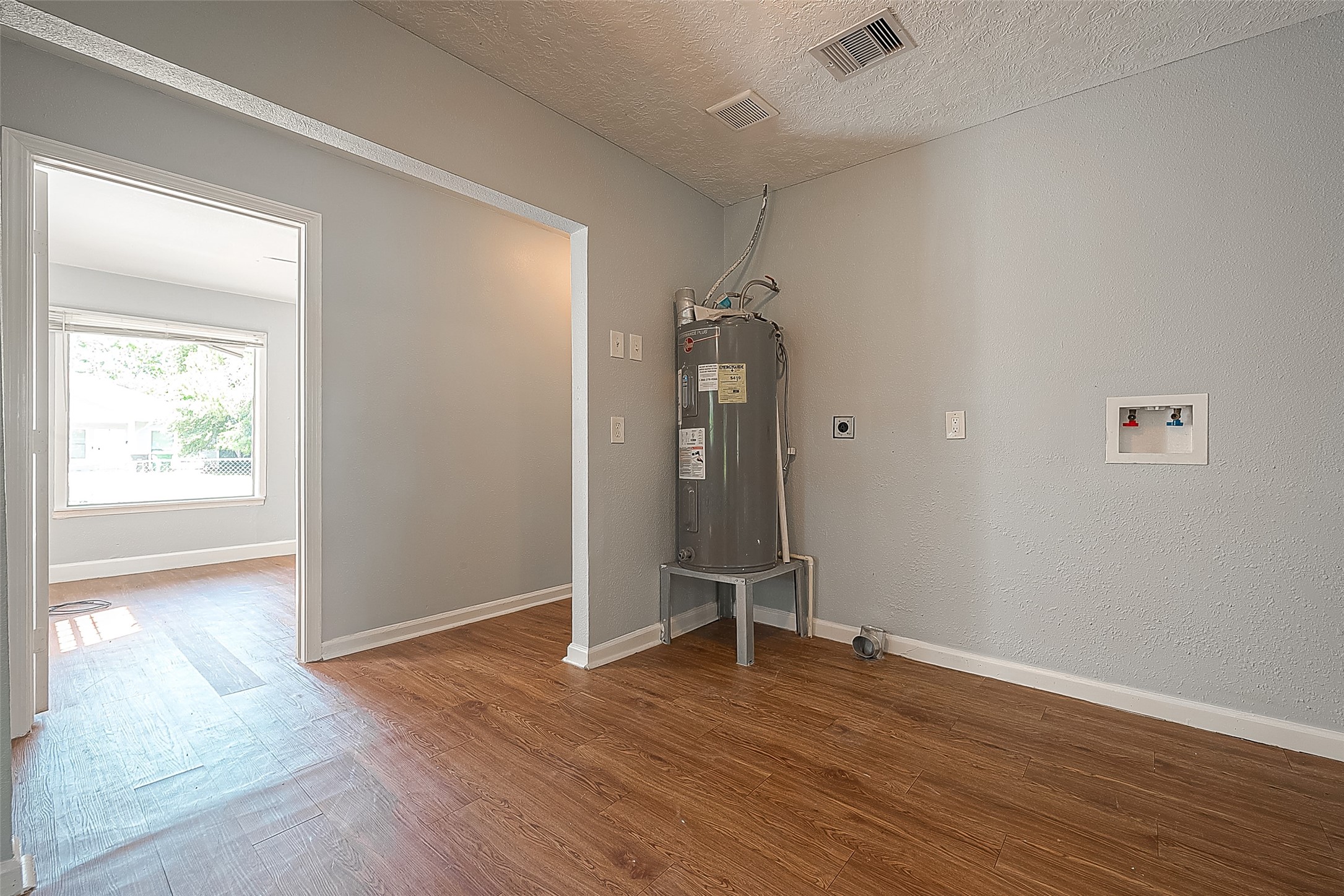 4810 Carmen Street Property Photo 7