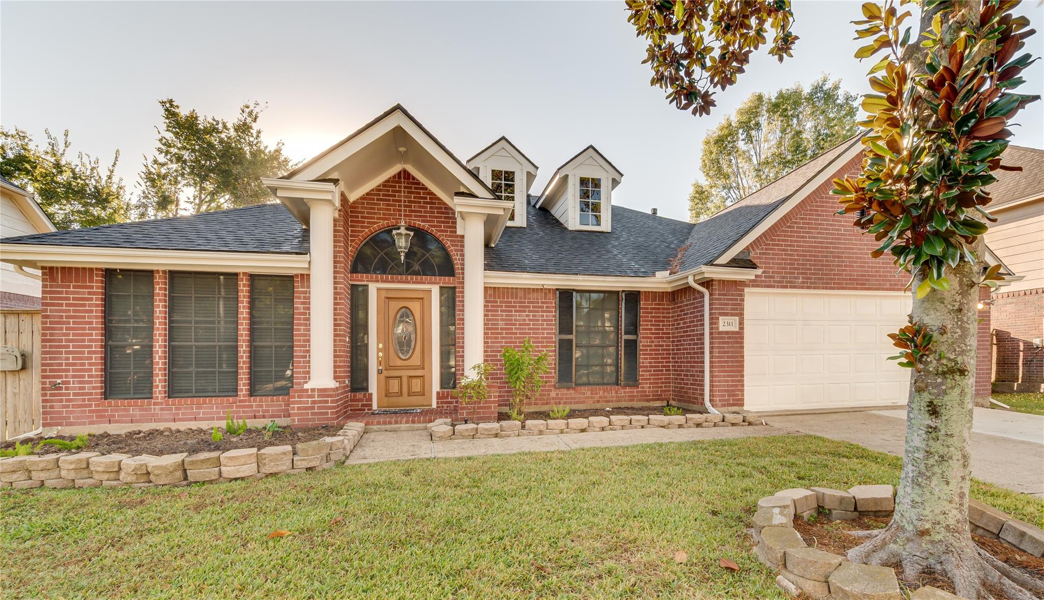 2311 Piney Woods Drive, Pearland Tx 77581 Property Photo 2