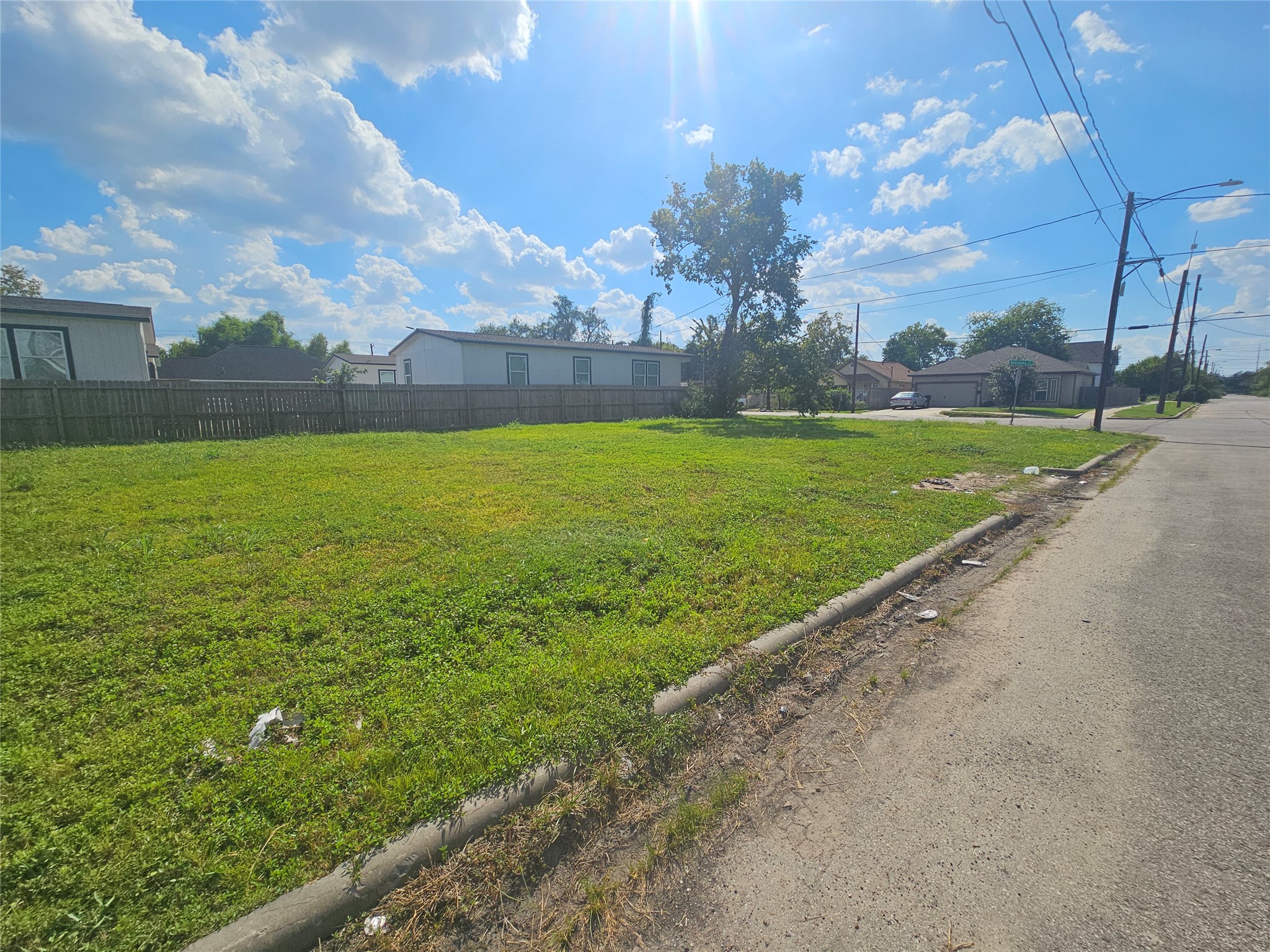 2602 Noble Street Property Photo 1