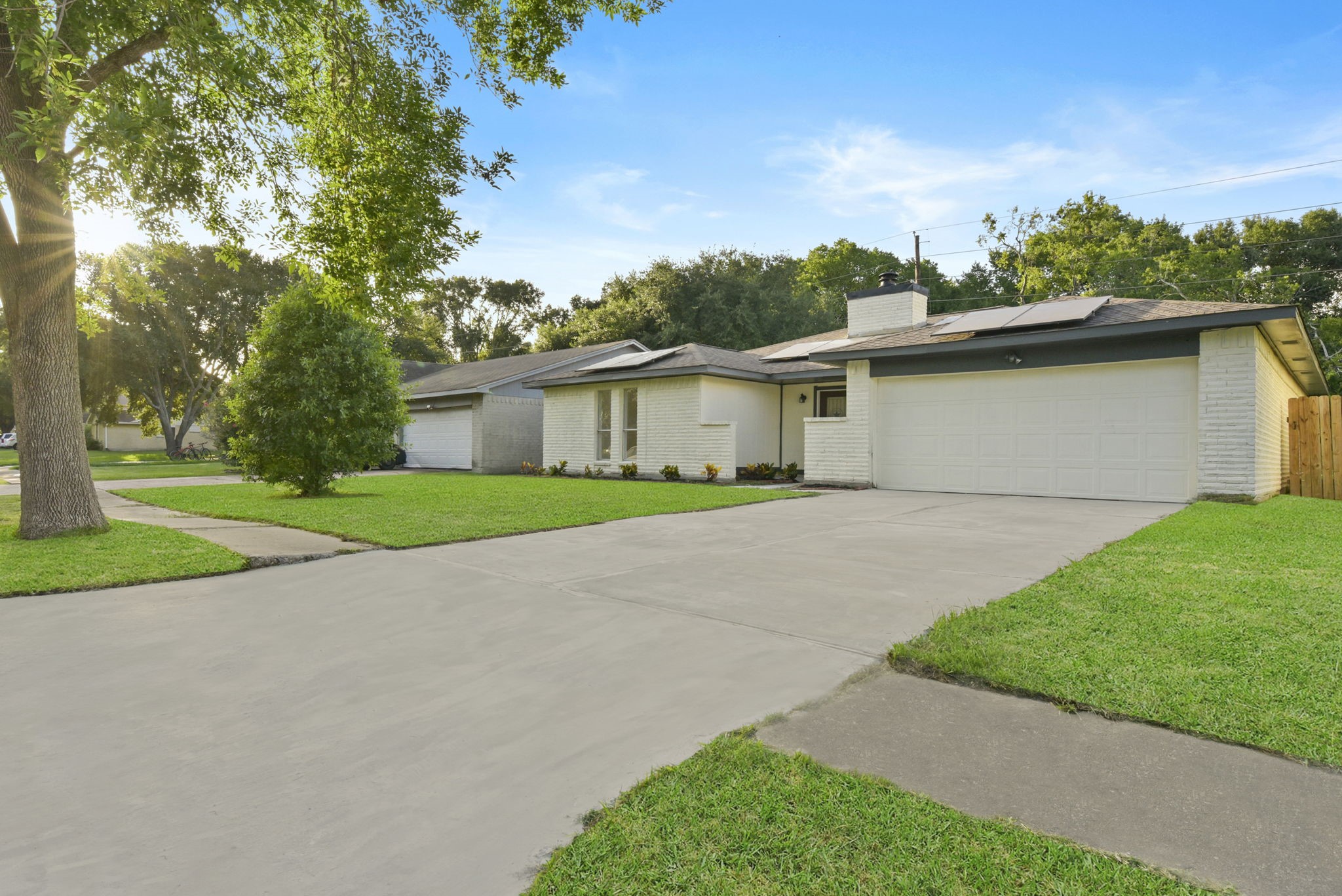 2322 Aprilmont Drive Property Photo 4