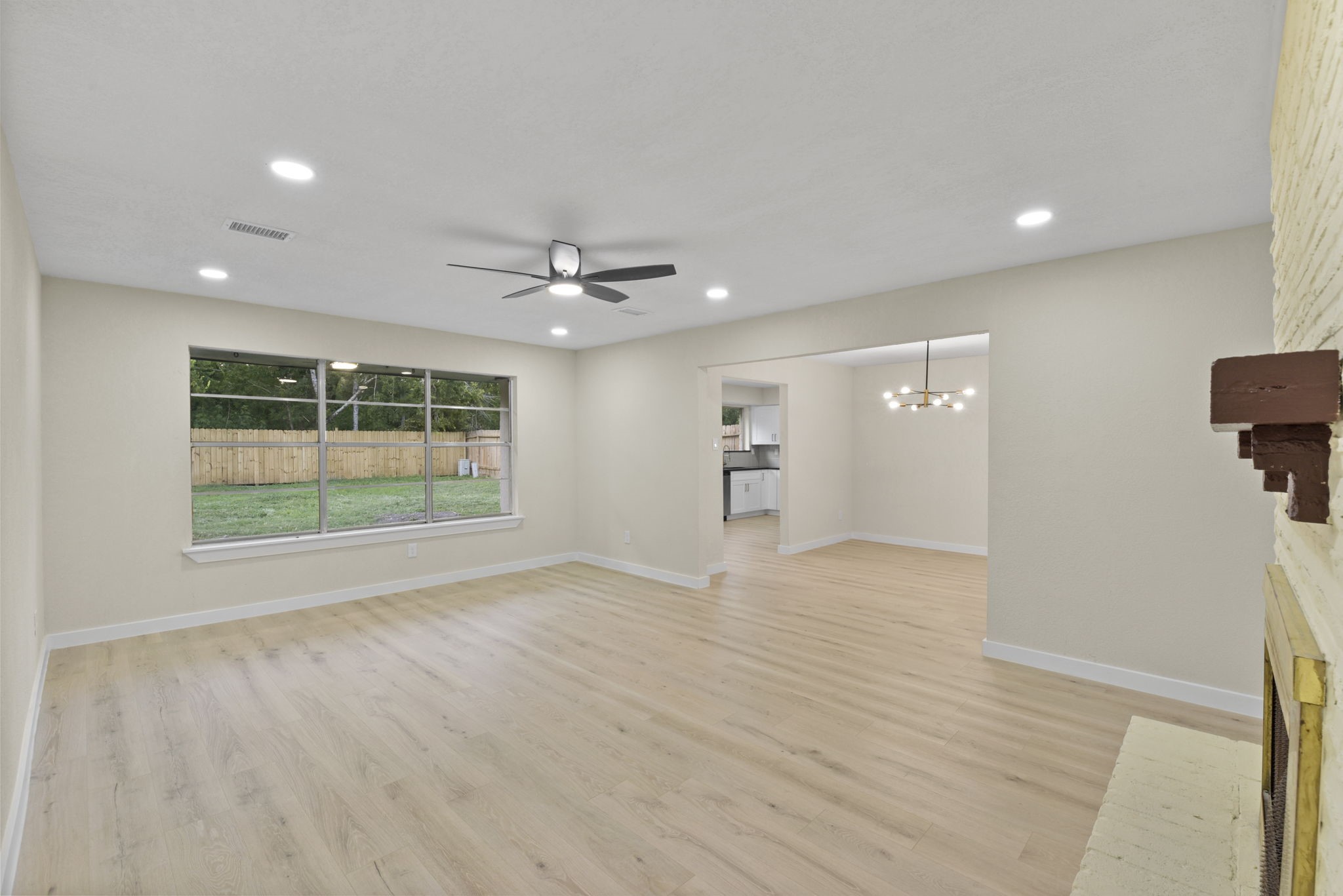 2322 Aprilmont Drive Property Photo 11