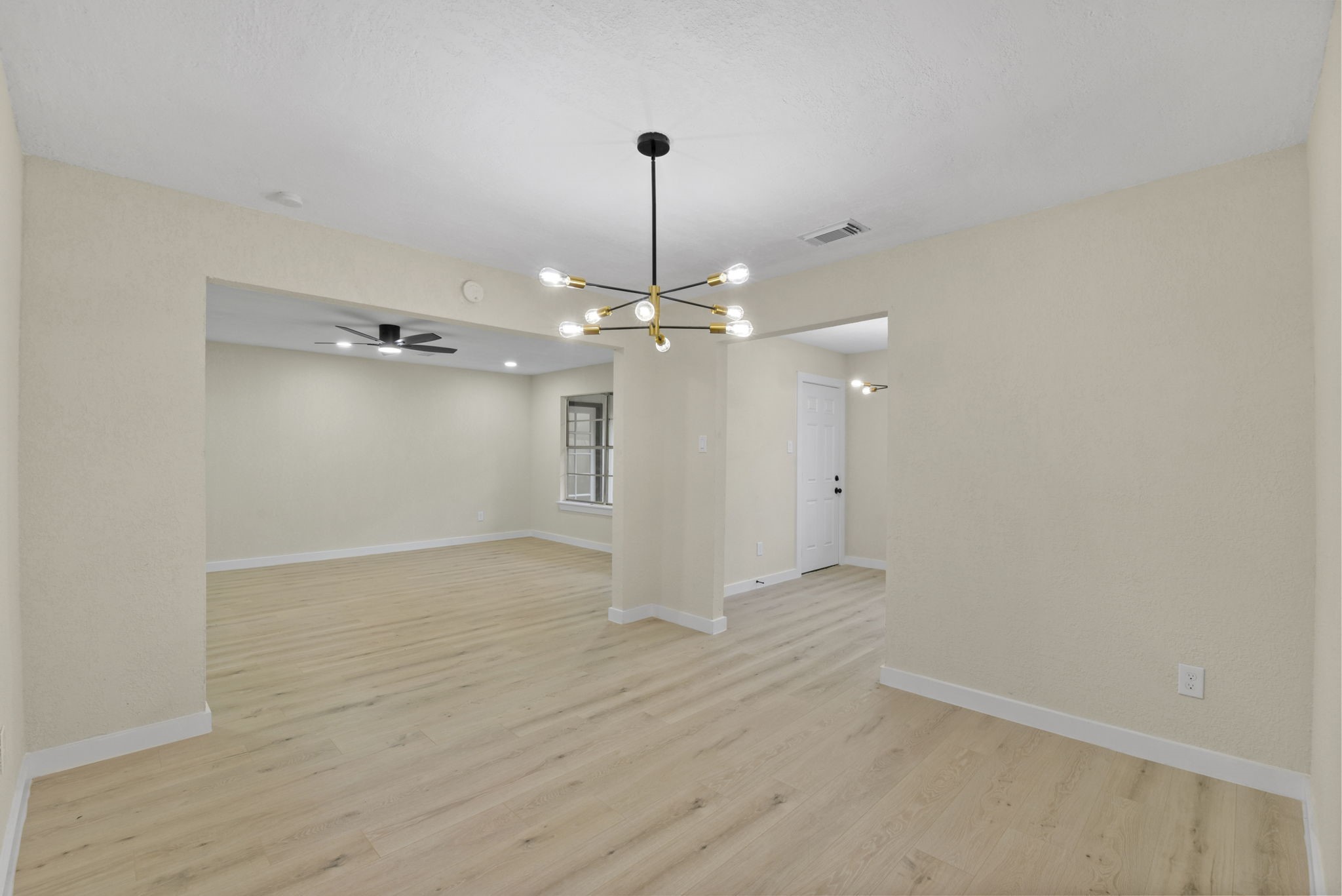 2322 Aprilmont Drive Property Photo 13