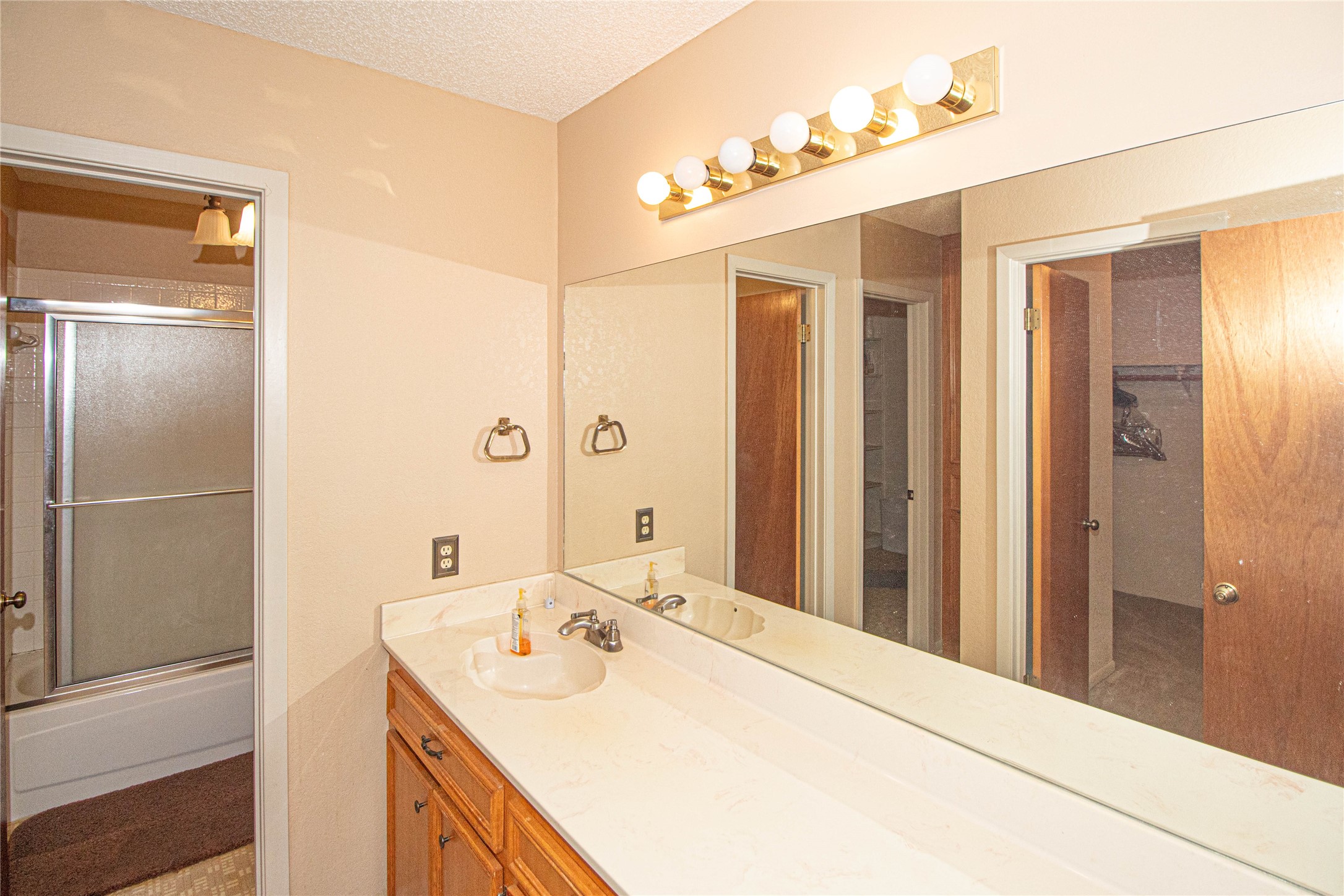 10500 Highway 150 Property Photo 19