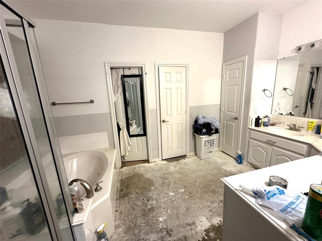 9918 Brilliant Lake Drive Property Photo 8