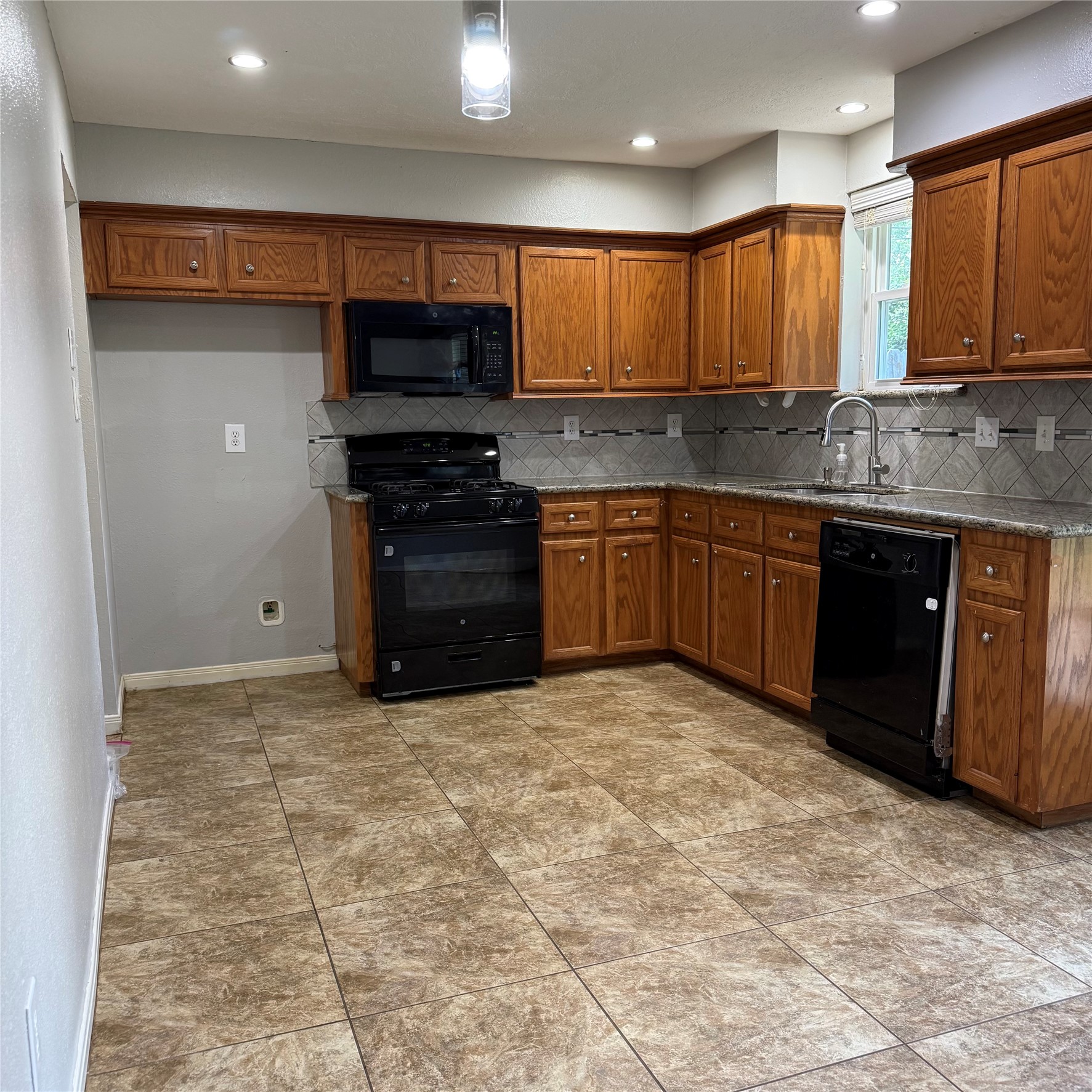 509 Avondale Lane Property Photo 7