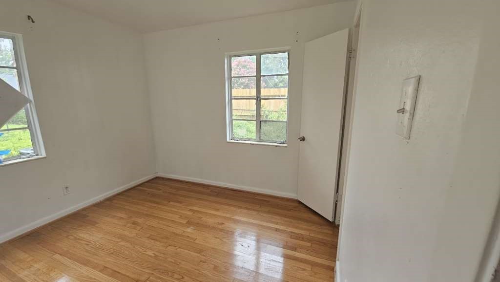 121 E Riverwood Drive Property Photo 6