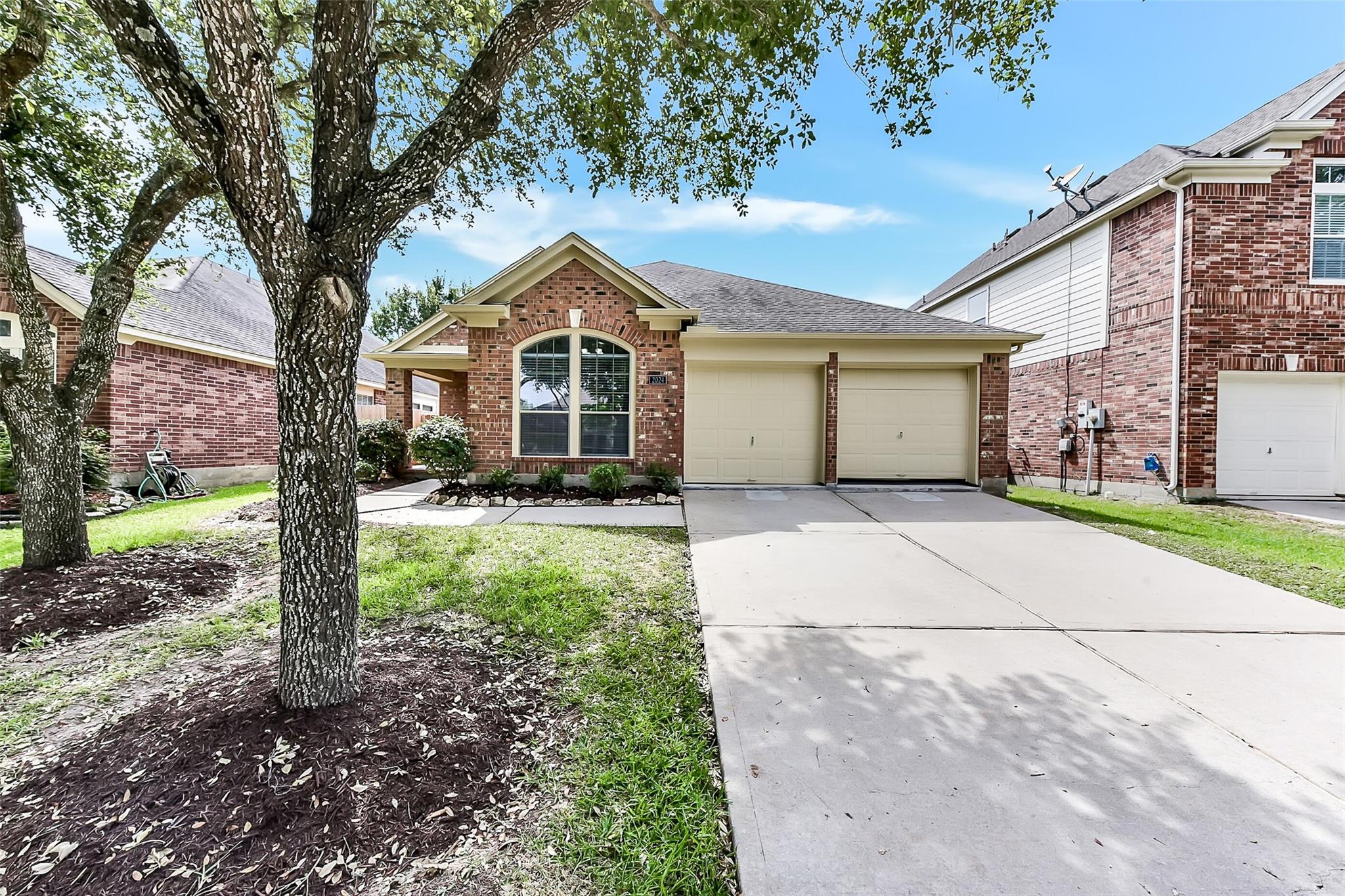 2024 Shore Breeze Drive Property Photo 1
