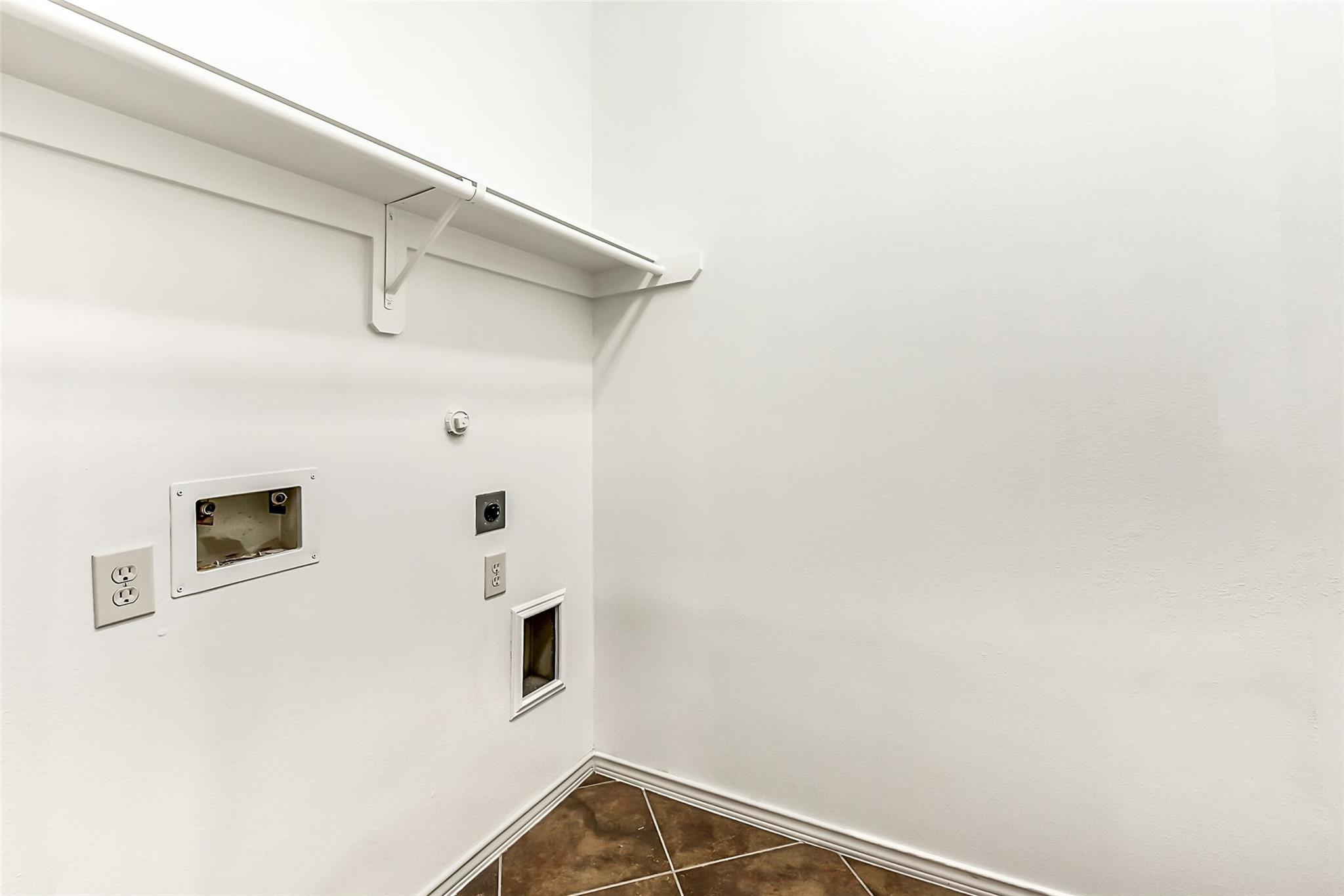 2024 Shore Breeze Drive Property Photo 21