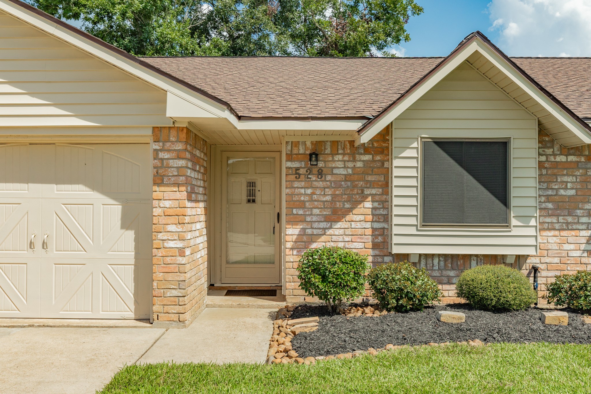 528 Daffodil Street Property Photo 5