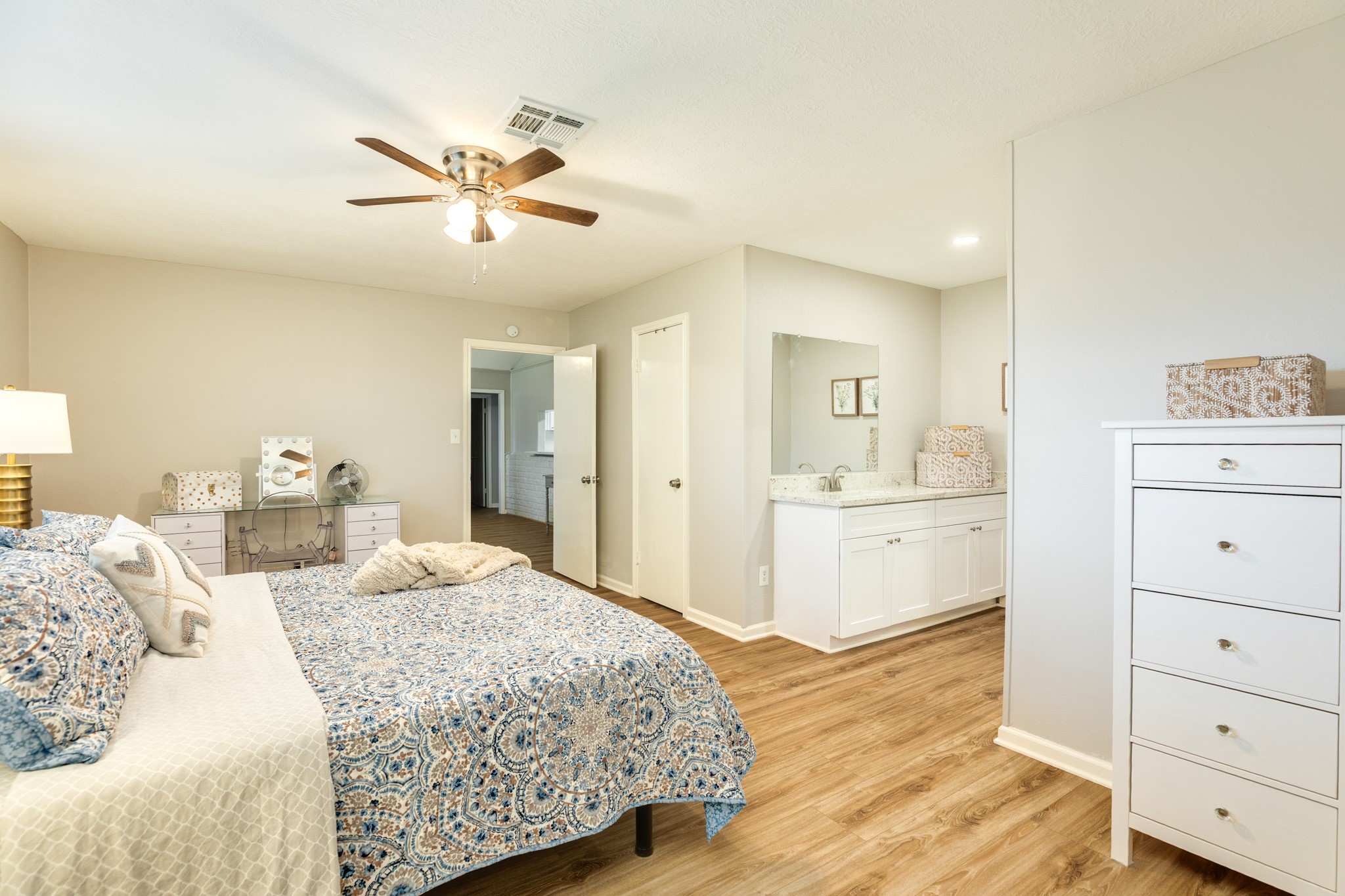 528 Daffodil Street Property Photo 21