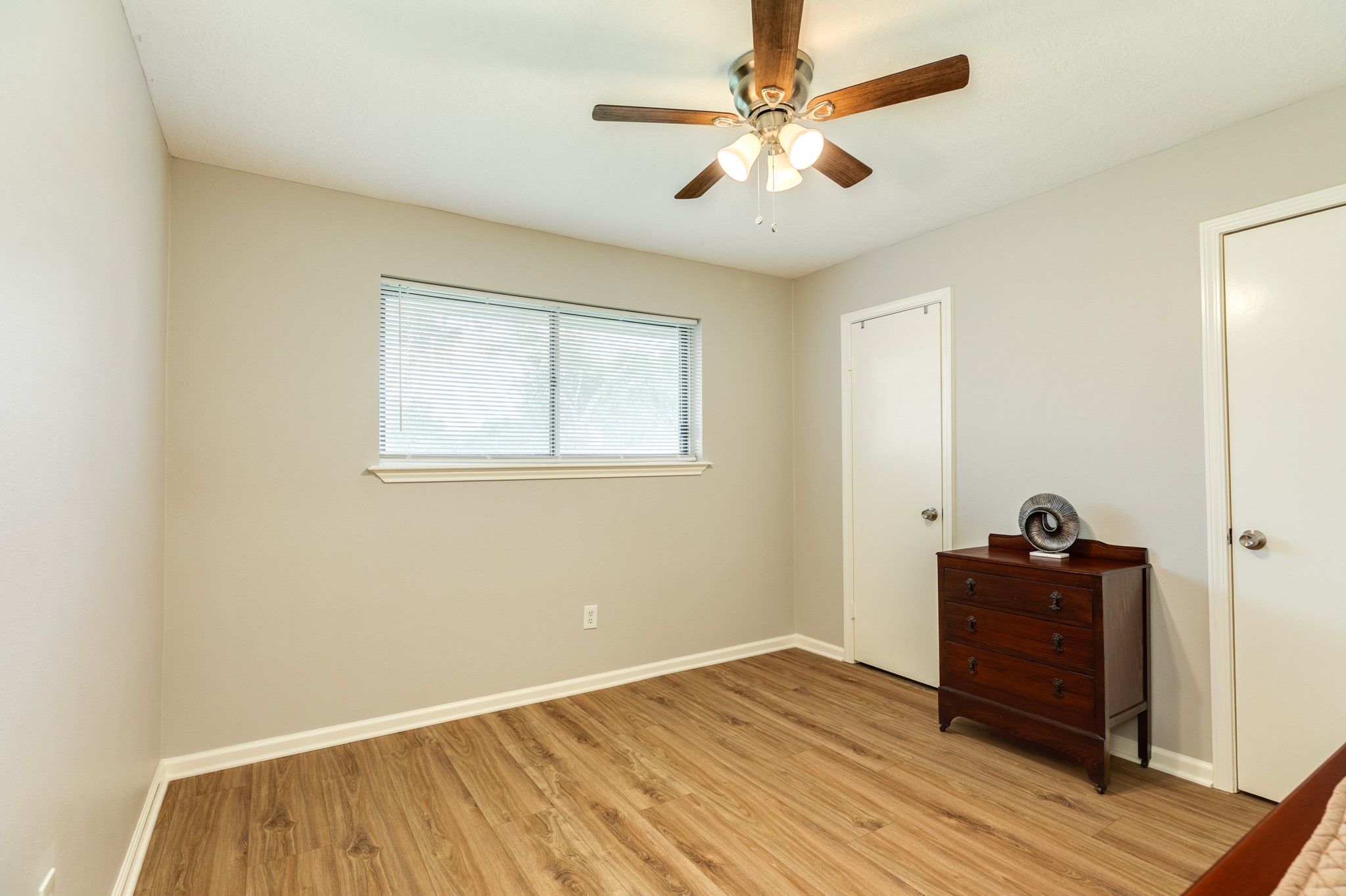 528 Daffodil Street Property Photo 25