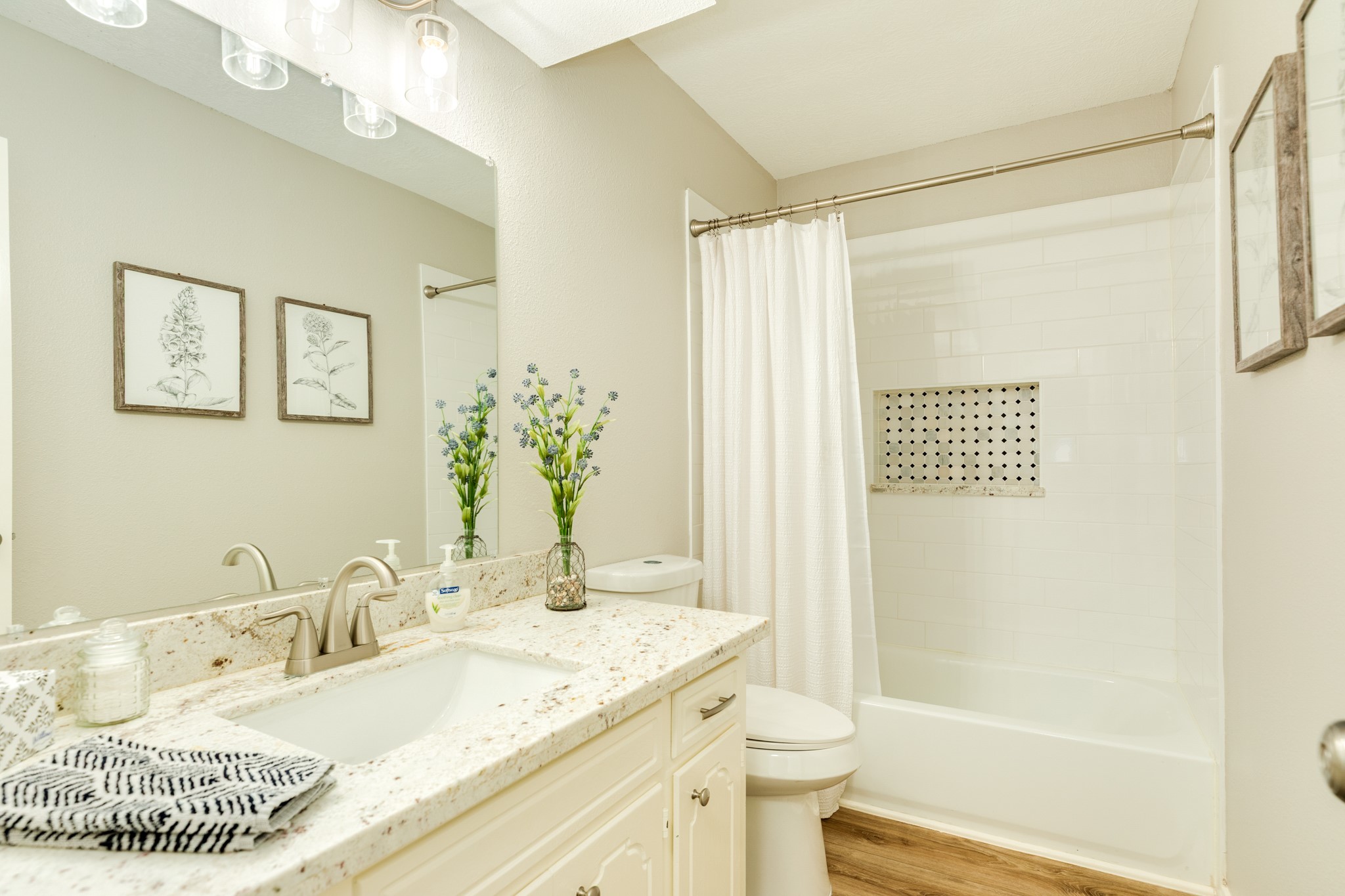 528 Daffodil Street Property Photo 26