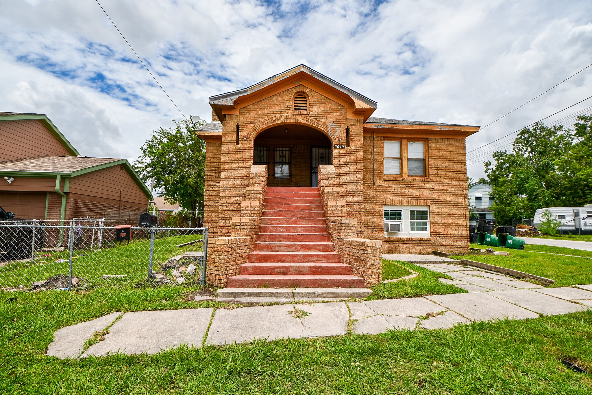 5049 Jefferson Street B Property Photo 2