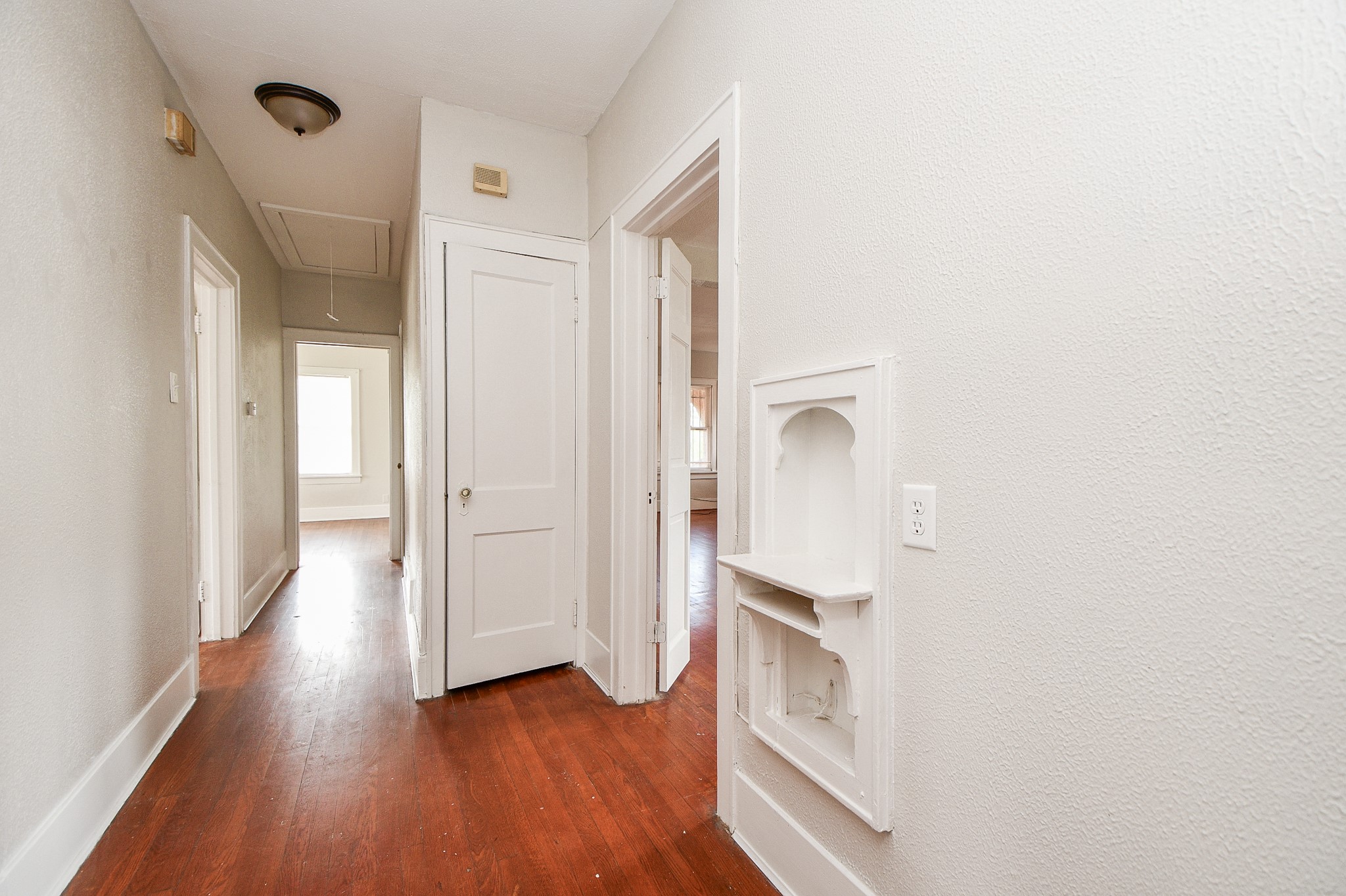 5049 Jefferson Street B Property Photo 17