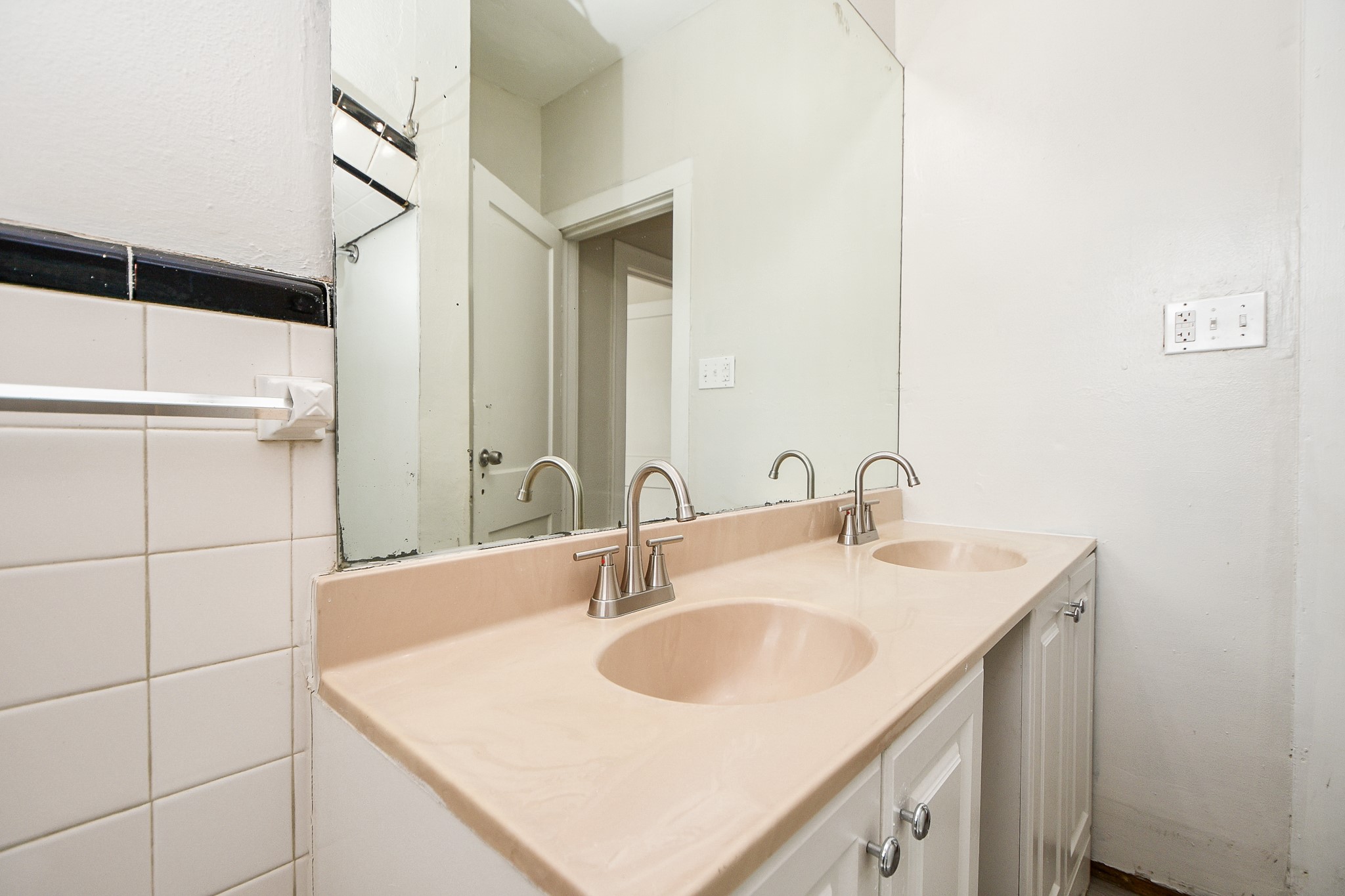 5049 Jefferson Street B Property Photo 21