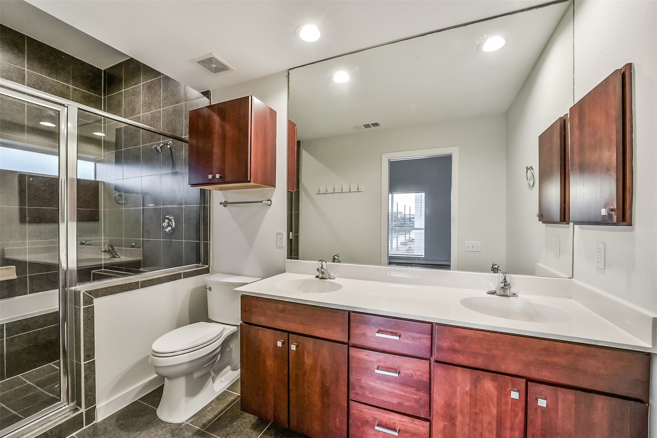 355 Sydnor Street Property Photo 22