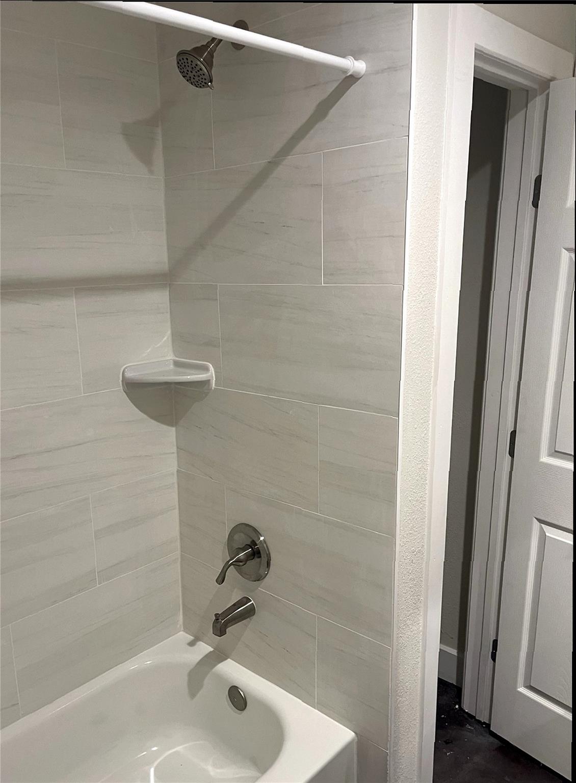 618 E 40th Street 5 Property Photo 20