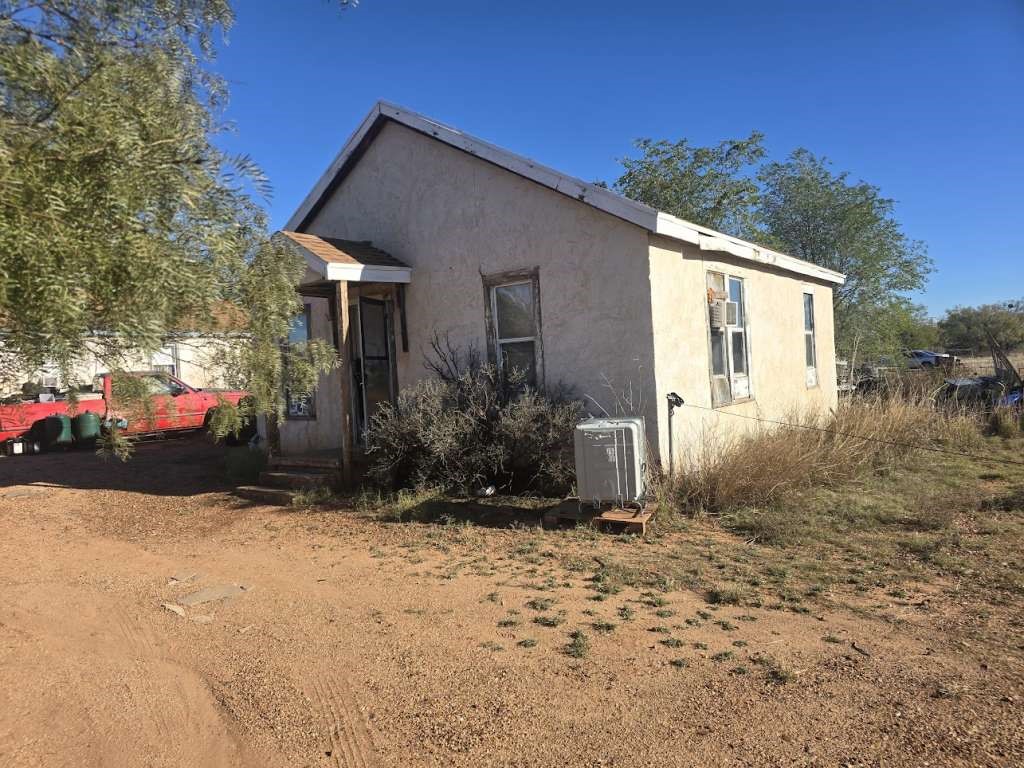 711 E Hill Street Property Photo 1