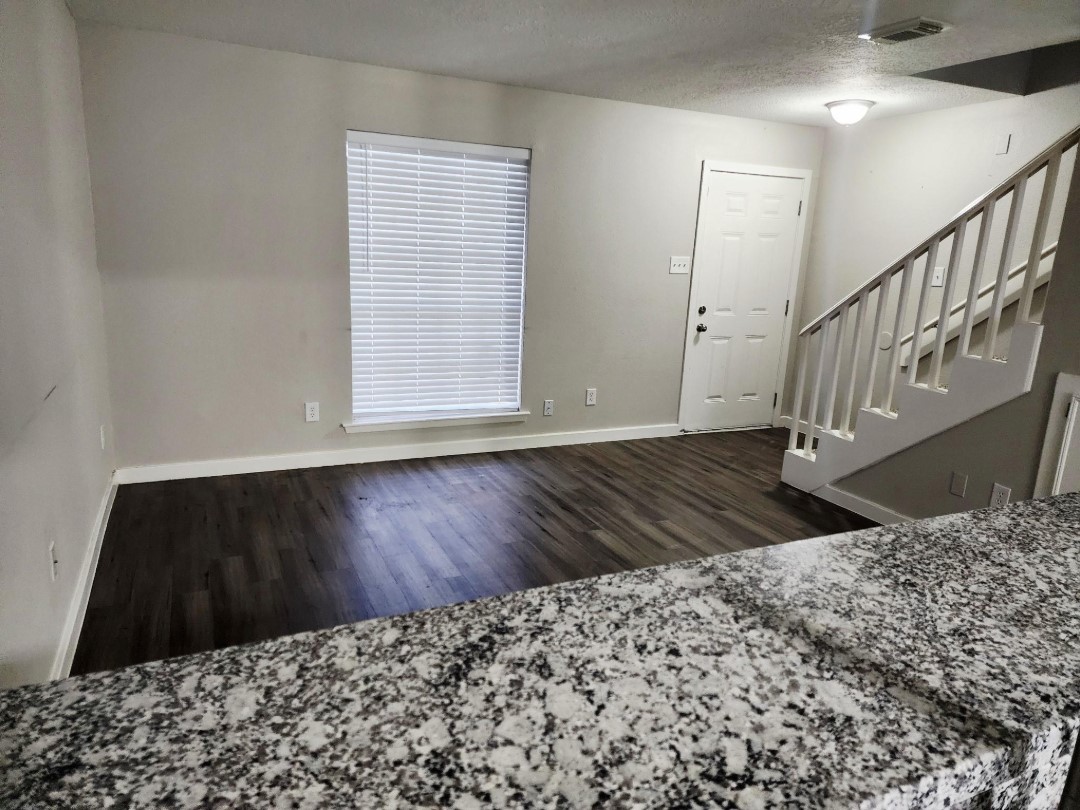 517 5th Street A Property Photo 5