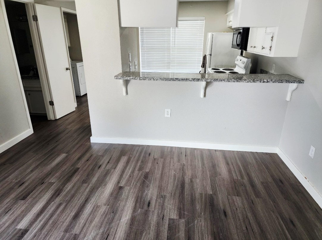 517 5th Street A Property Photo 6