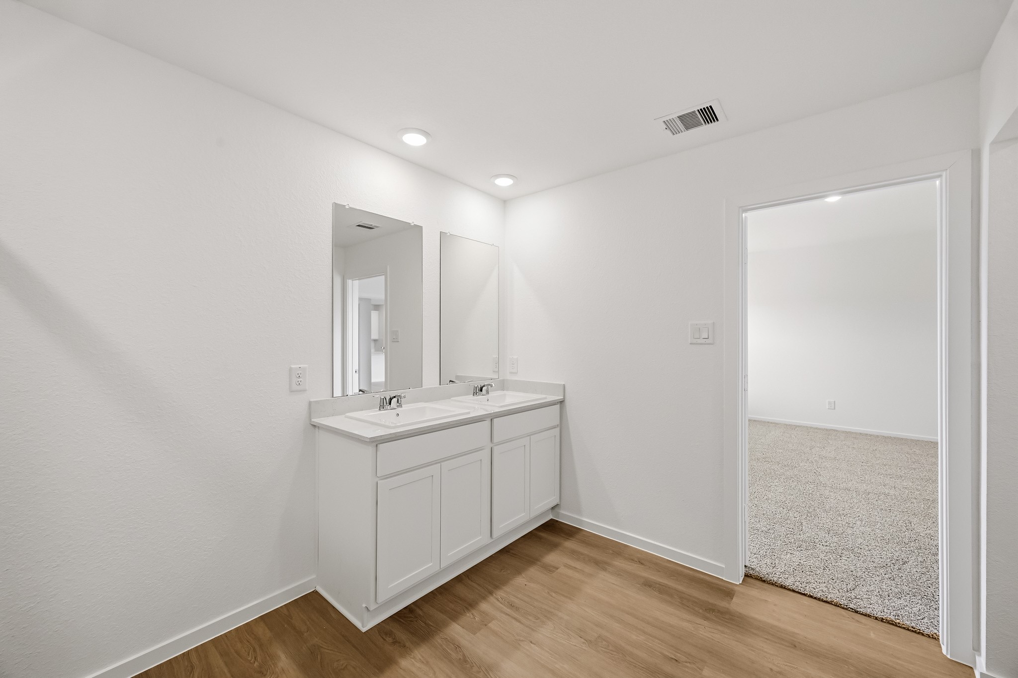 320 Tall Birch Drive Property Photo 15