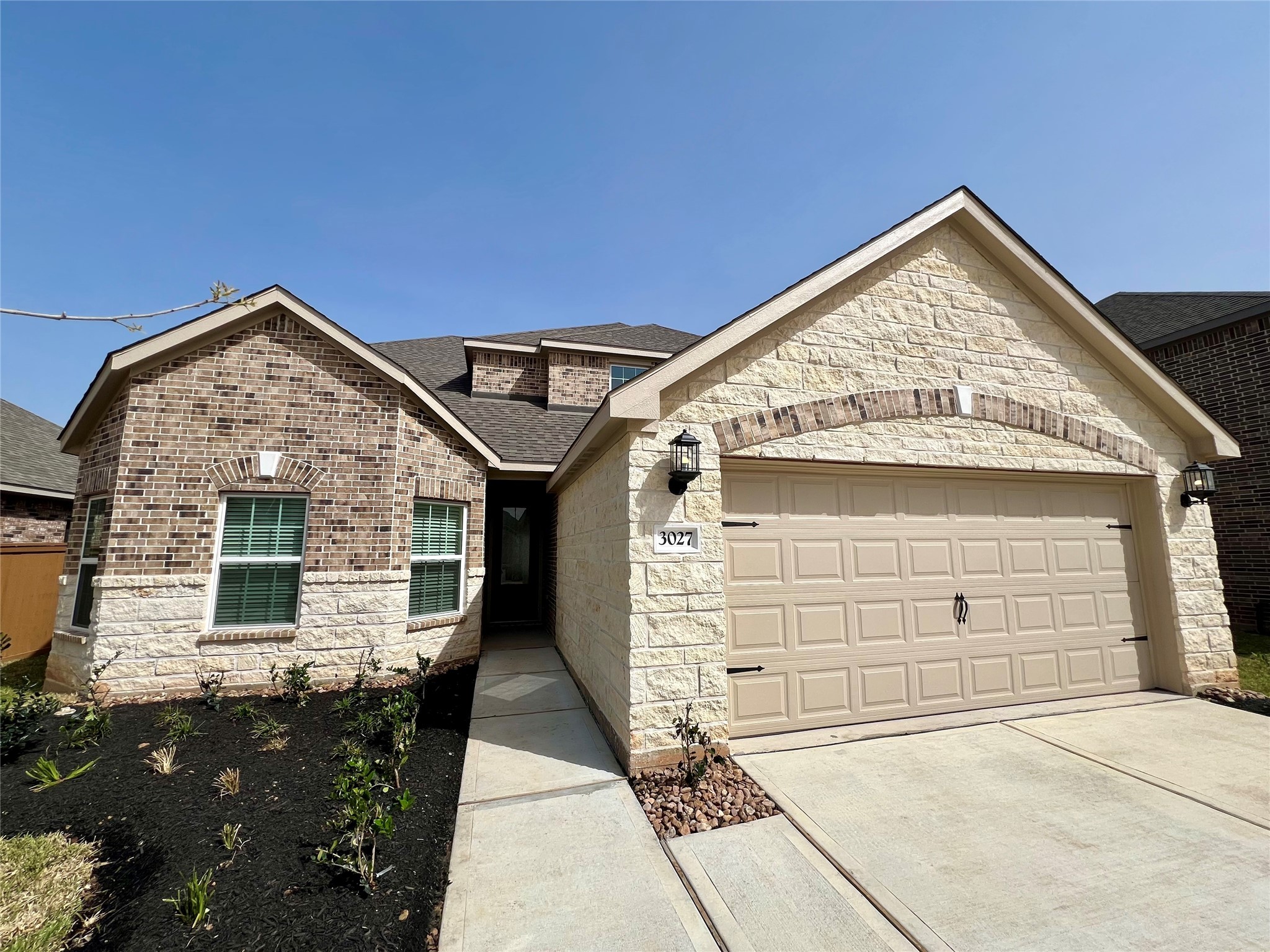 3027 Sunmoon Lane Property Photo