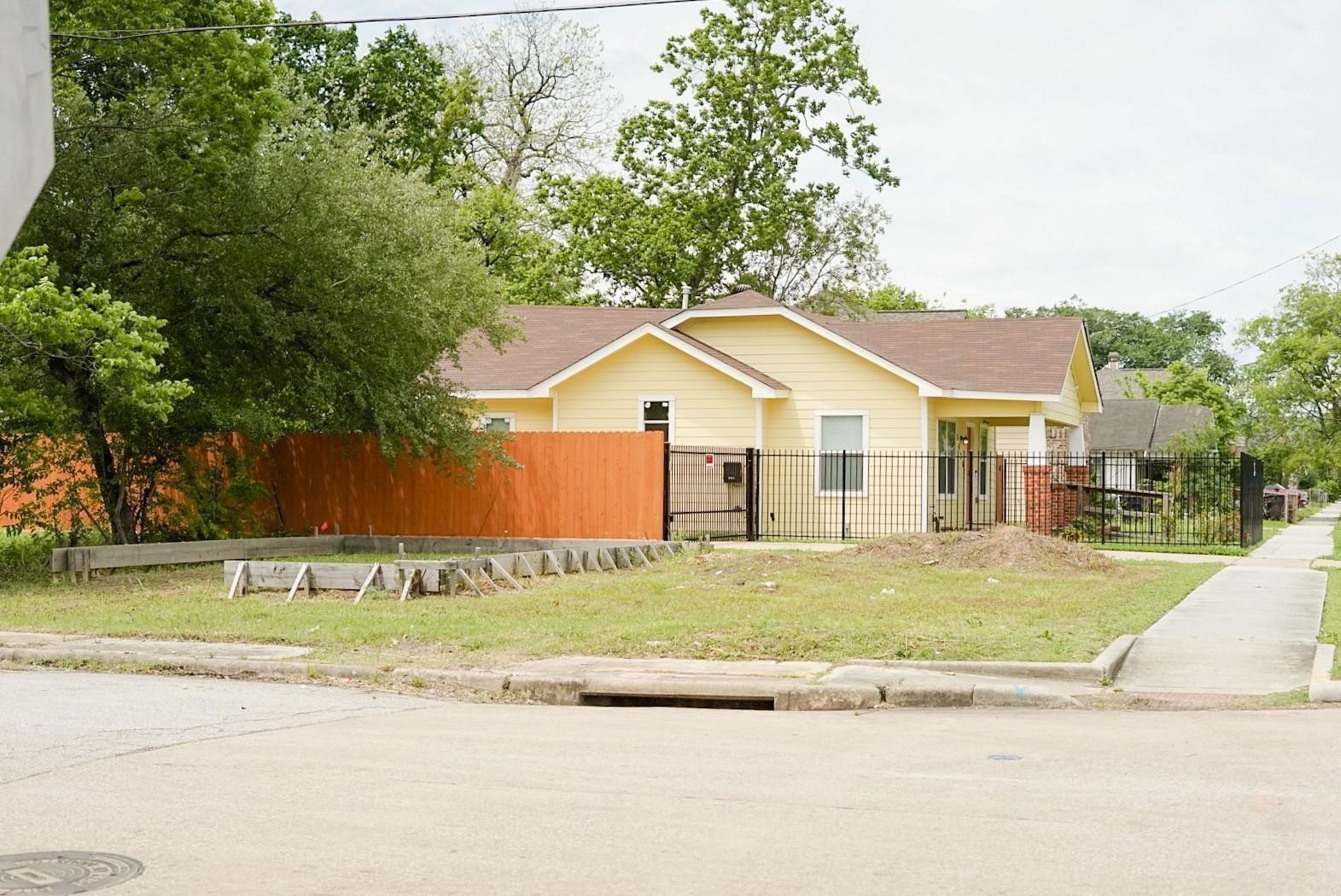 3430 Mcgowen Street Property Photo 1