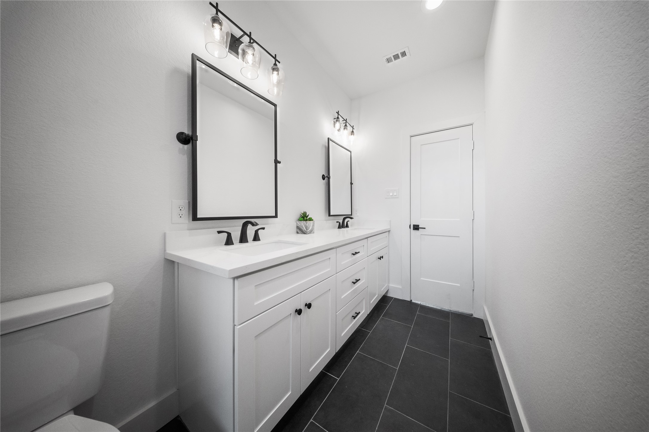 1116 Hogan Street Property Photo 14