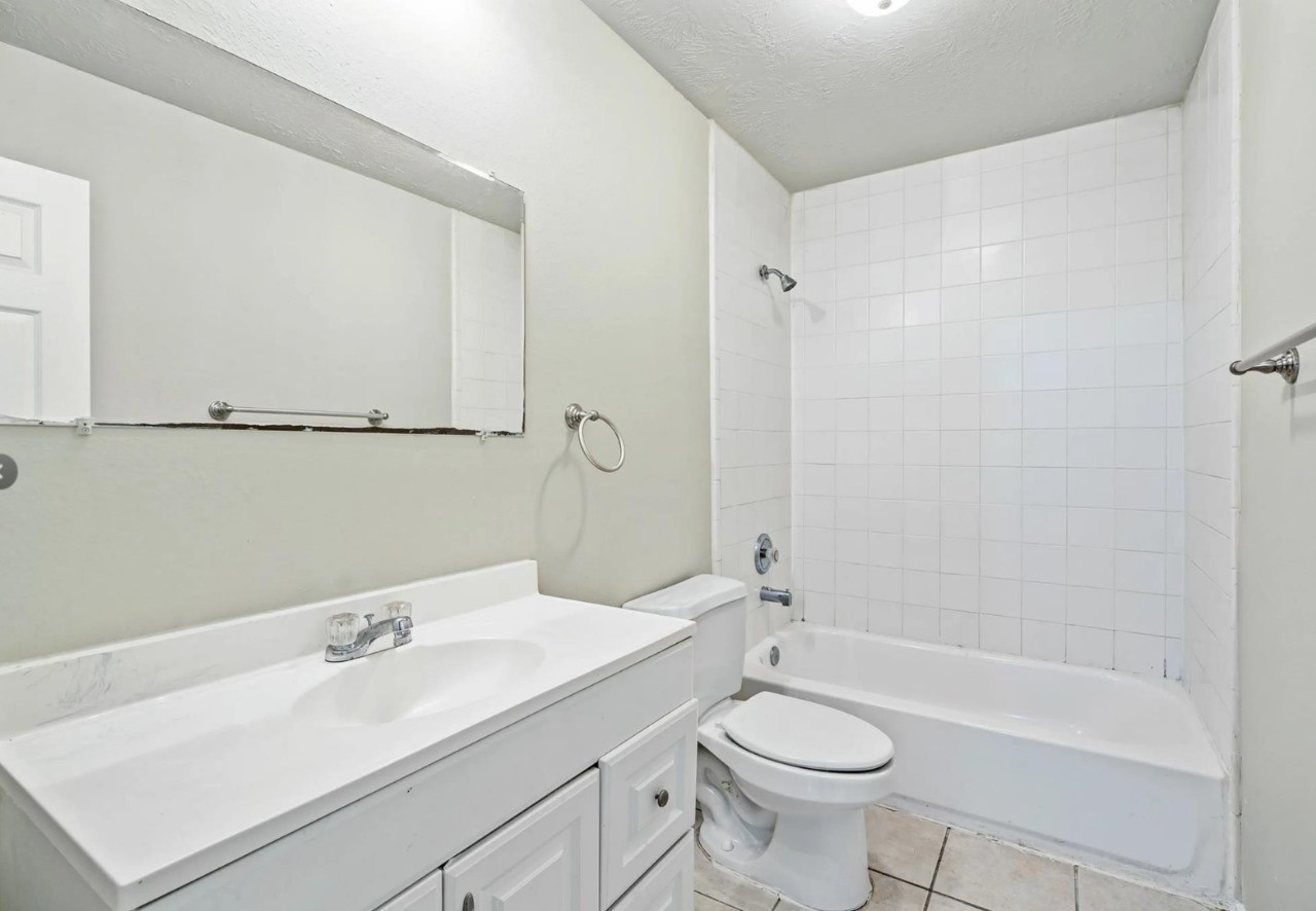11902 Clifton Oaks Drive Property Photo 13