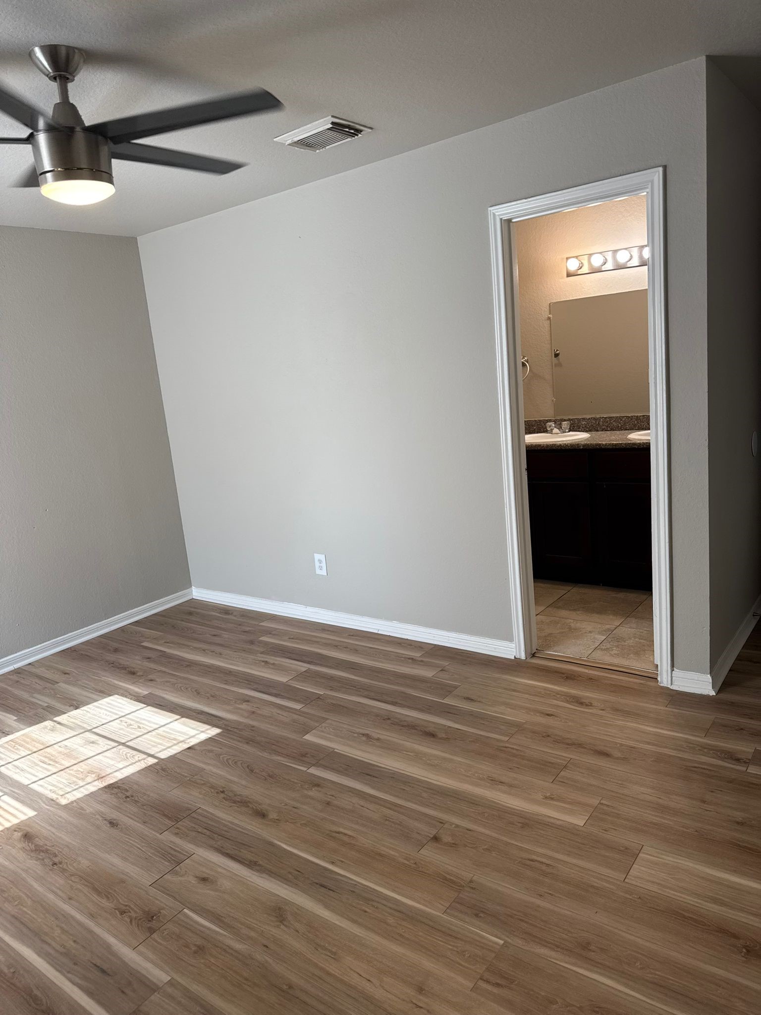 11902 Clifton Oaks Drive Property Photo 14