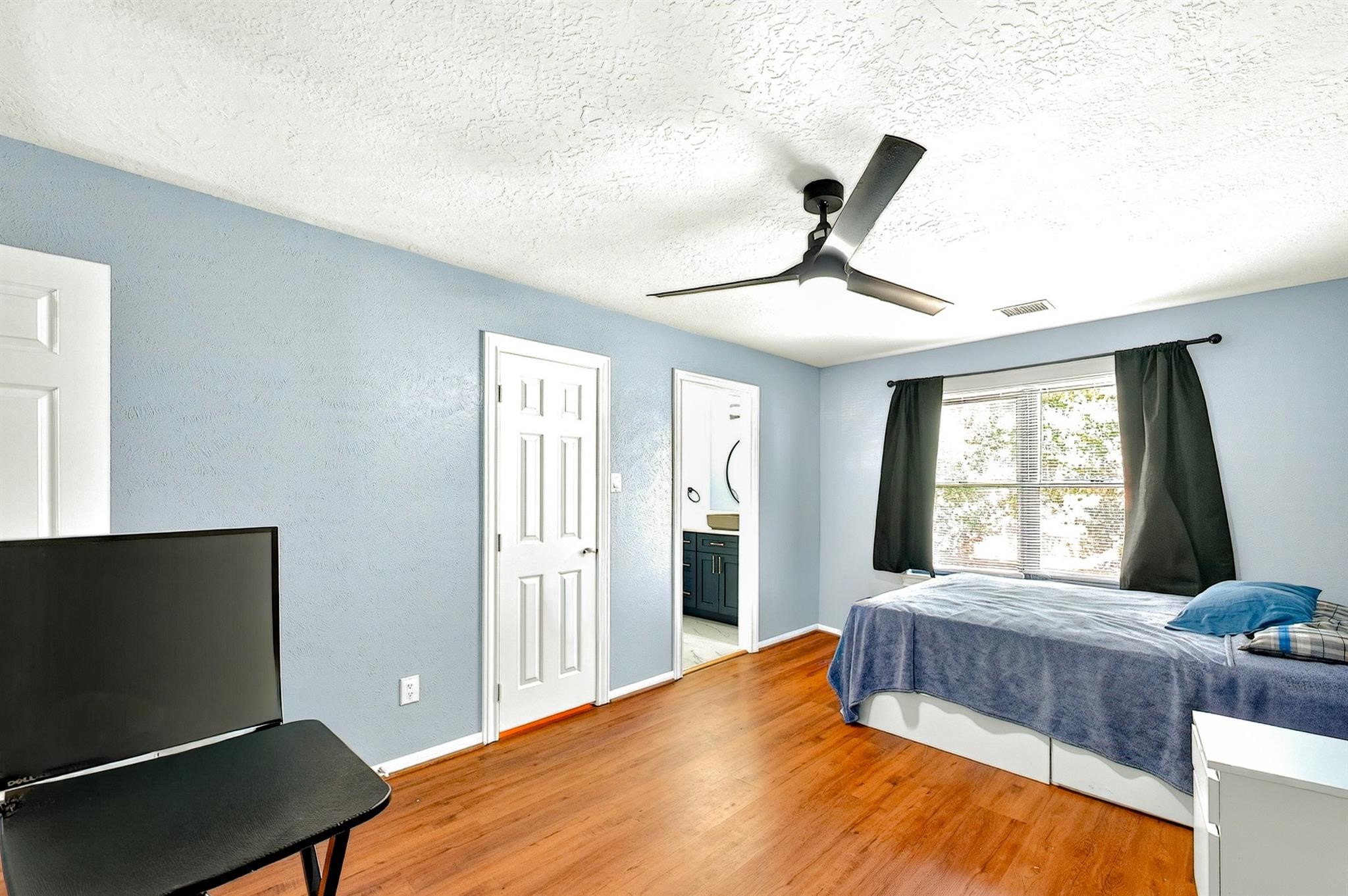 1615 Kelliwood Oaks Drive Property Photo 29
