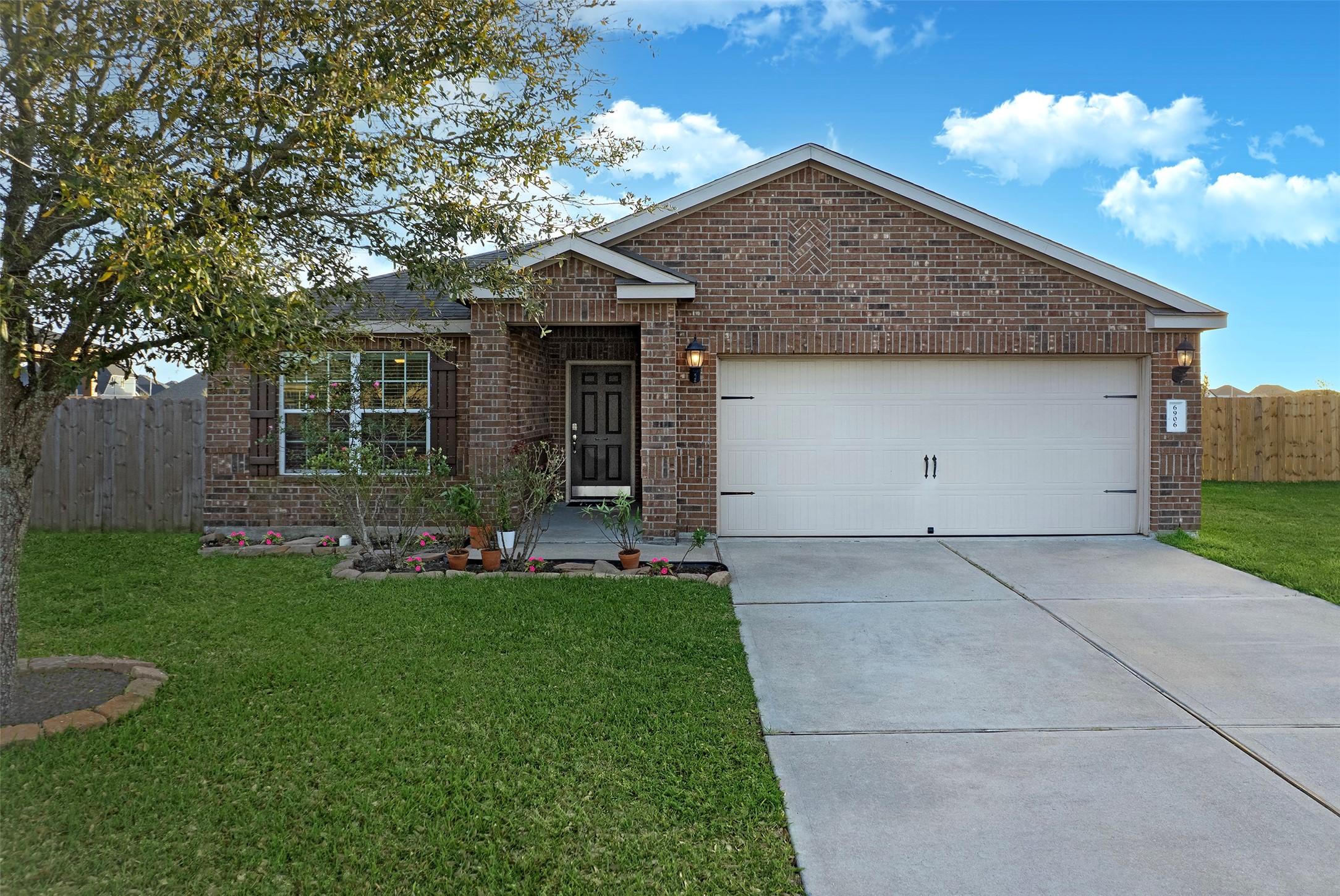 6906 Chessgate Falls Lane Property Photo