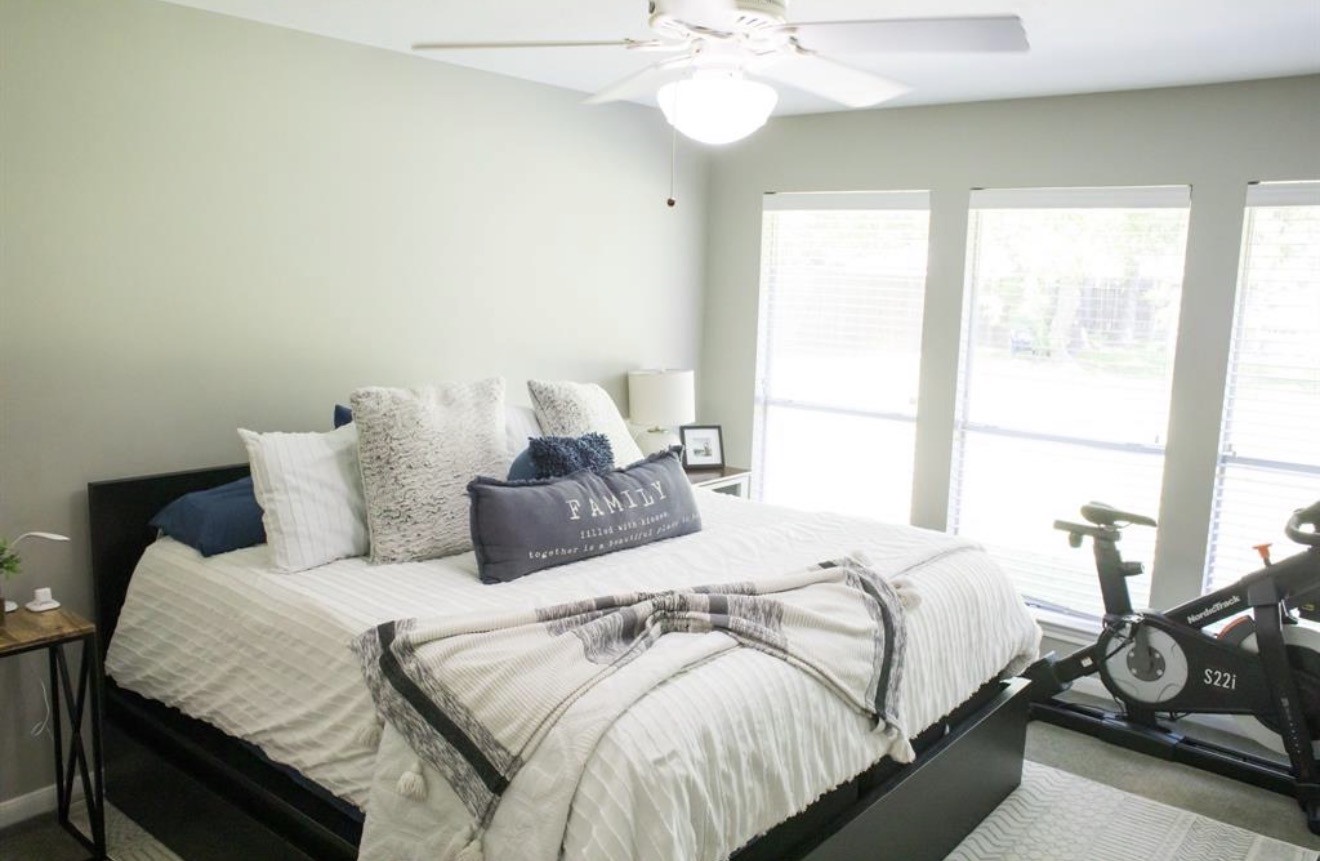 810 Shadberry Drive Property Photo 8