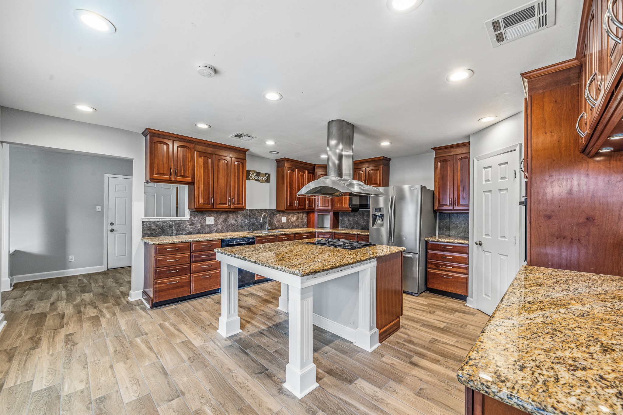 9666 Windswept Lane Property Photo 10