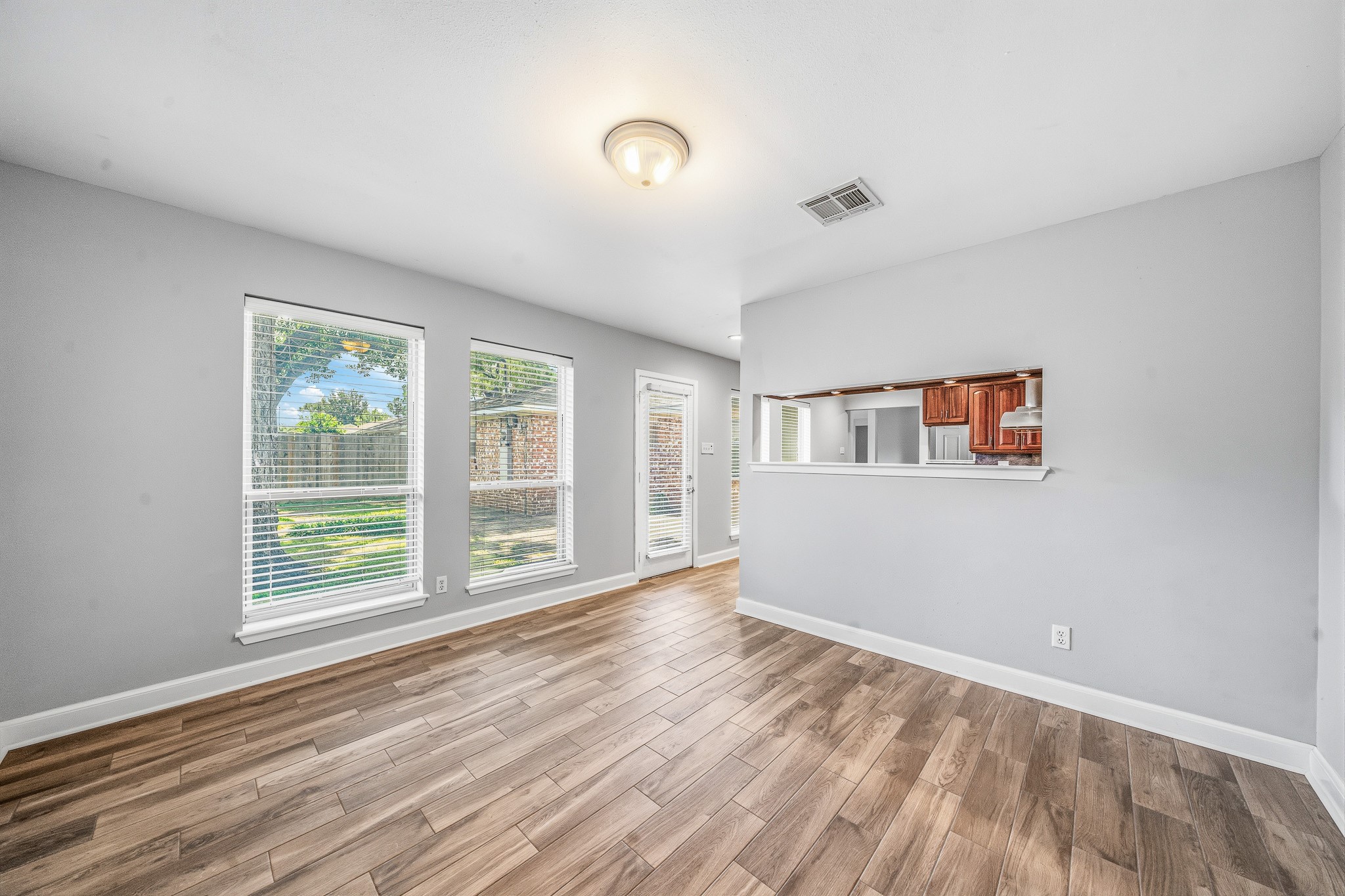 9666 Windswept Lane Property Photo 13