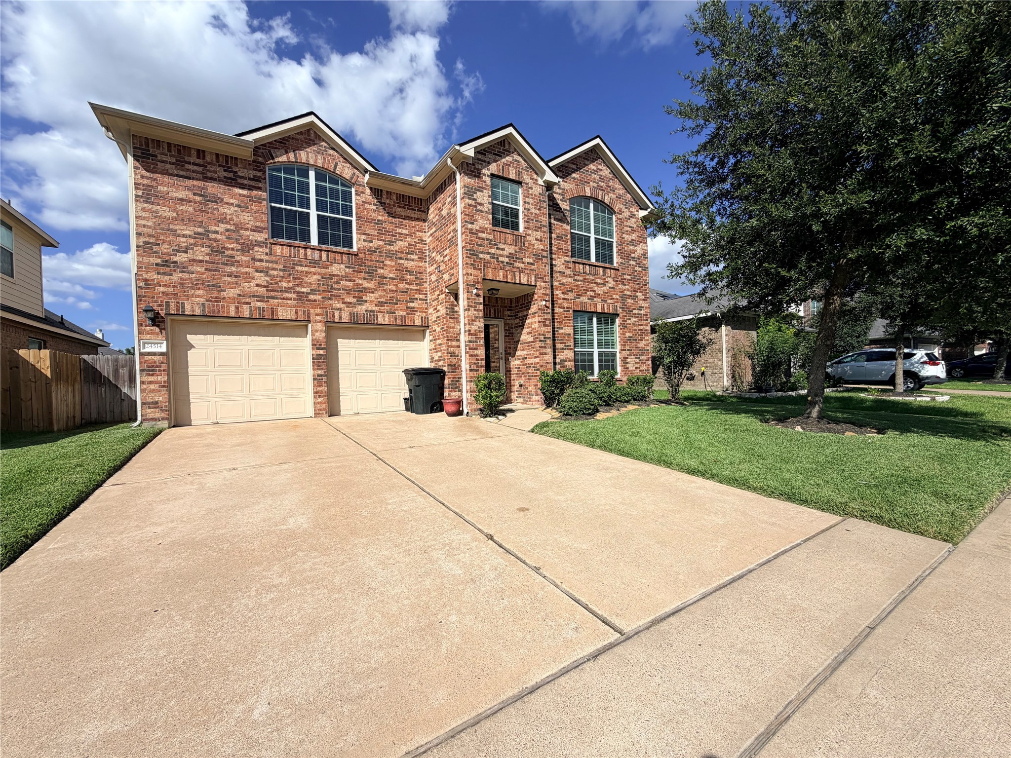 24514 Hikers Bend Drive Property Photo 2