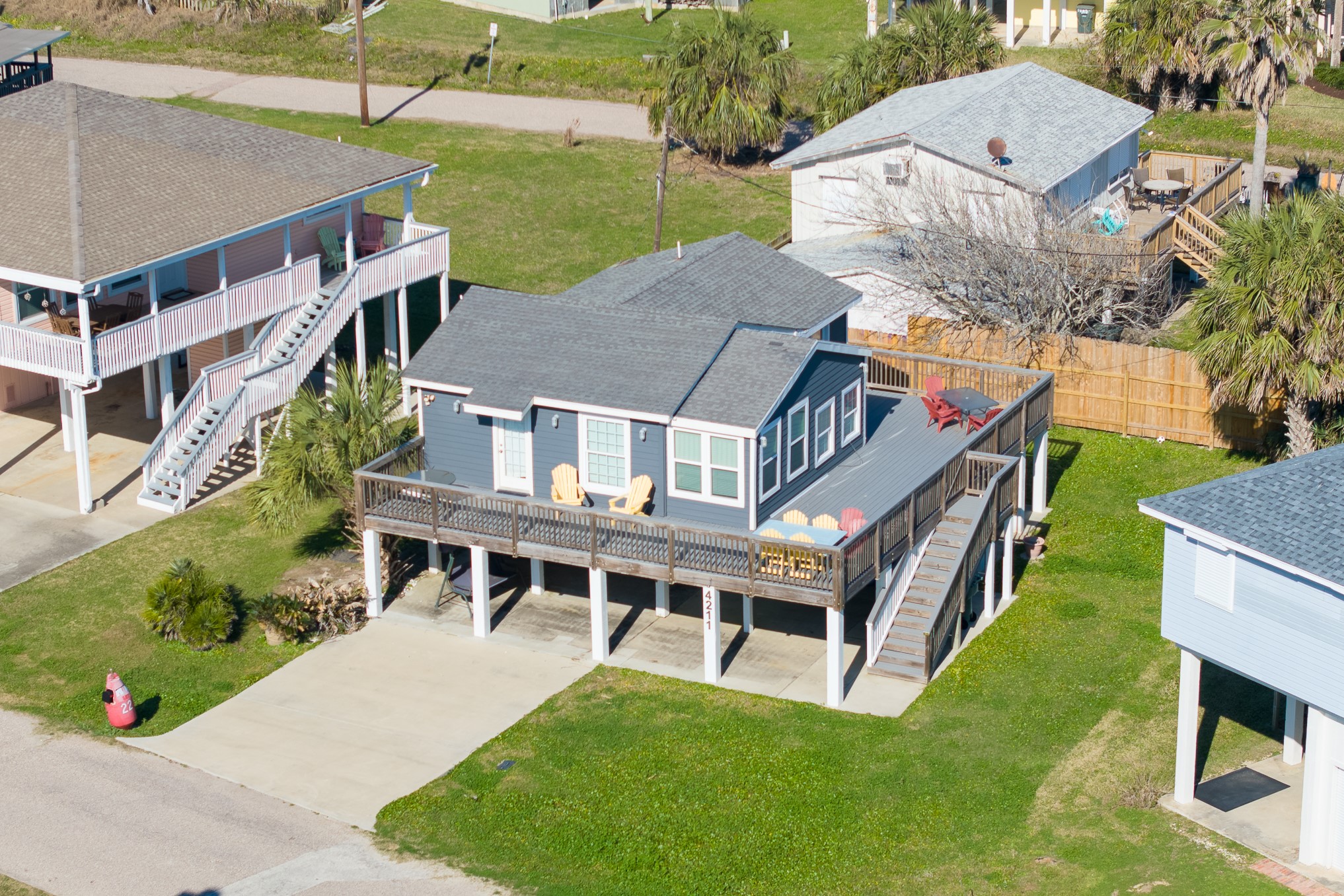 4211 Surf Drive Property Photo 1