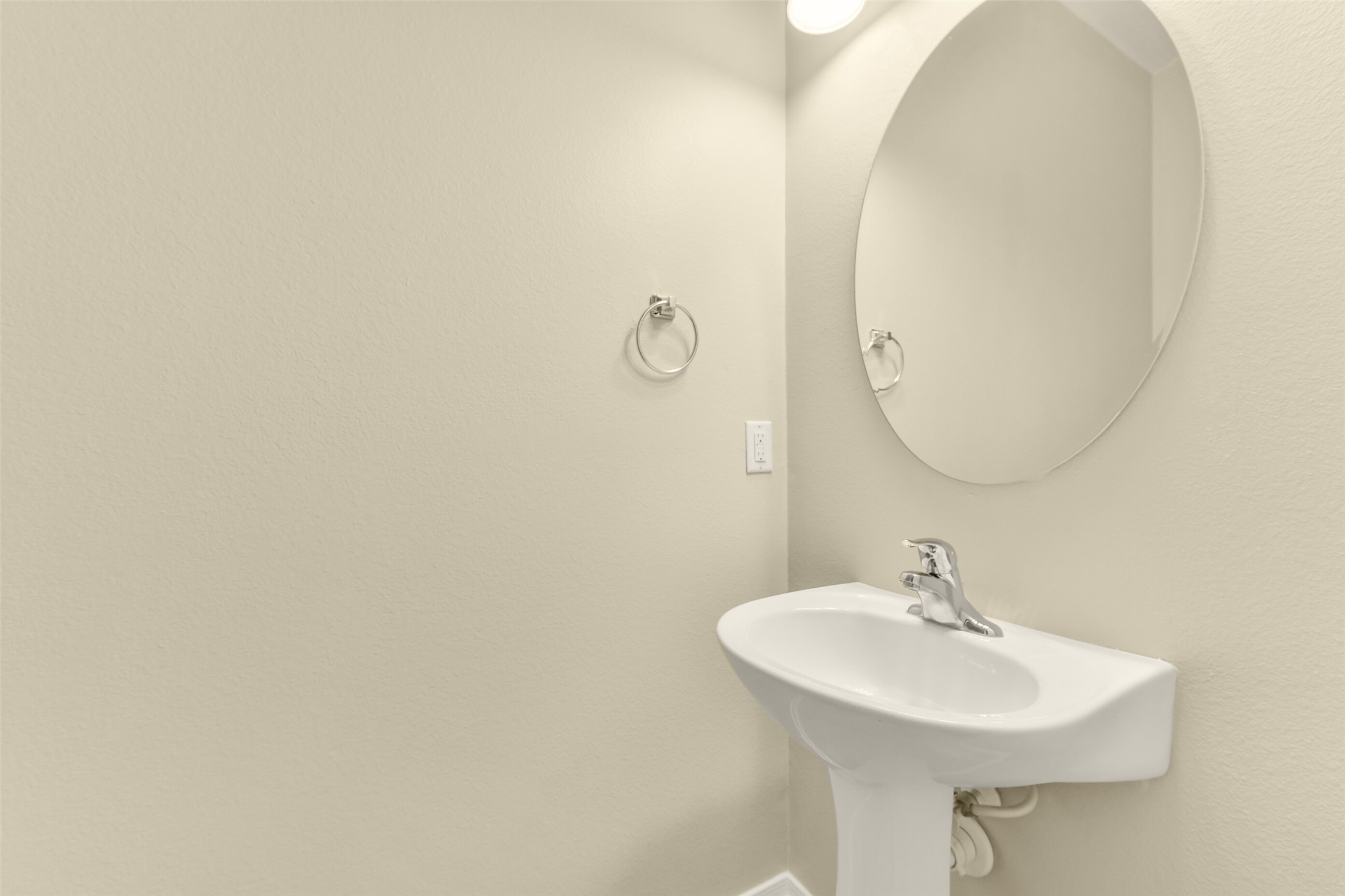 5002 Creekside Avenue Property Photo 12