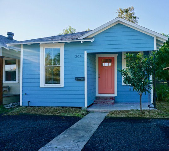 304 E 33rd Street Property Photo 1