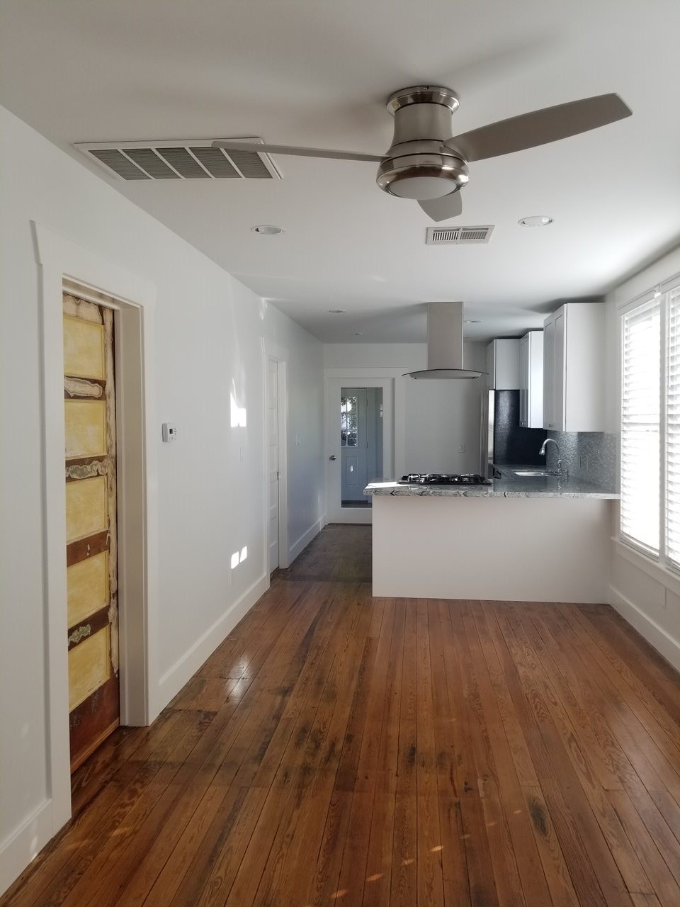 304 E 33rd Street Property Photo 5