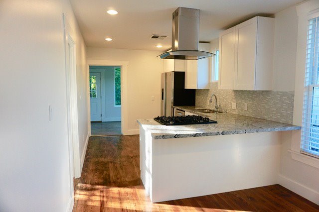 304 E 33rd Street Property Photo 6