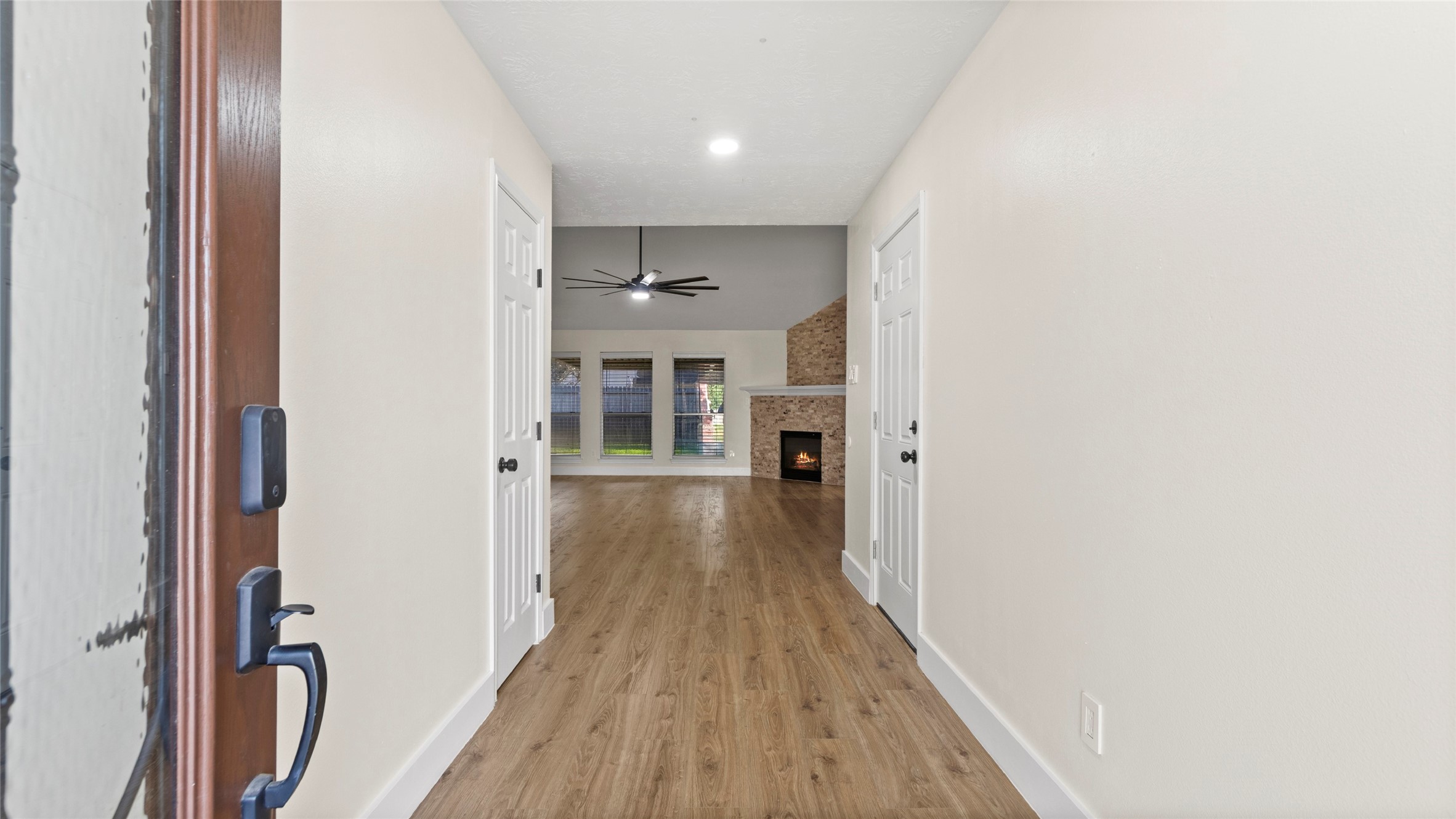 1118 Glenmeadows Drive Property Photo 4