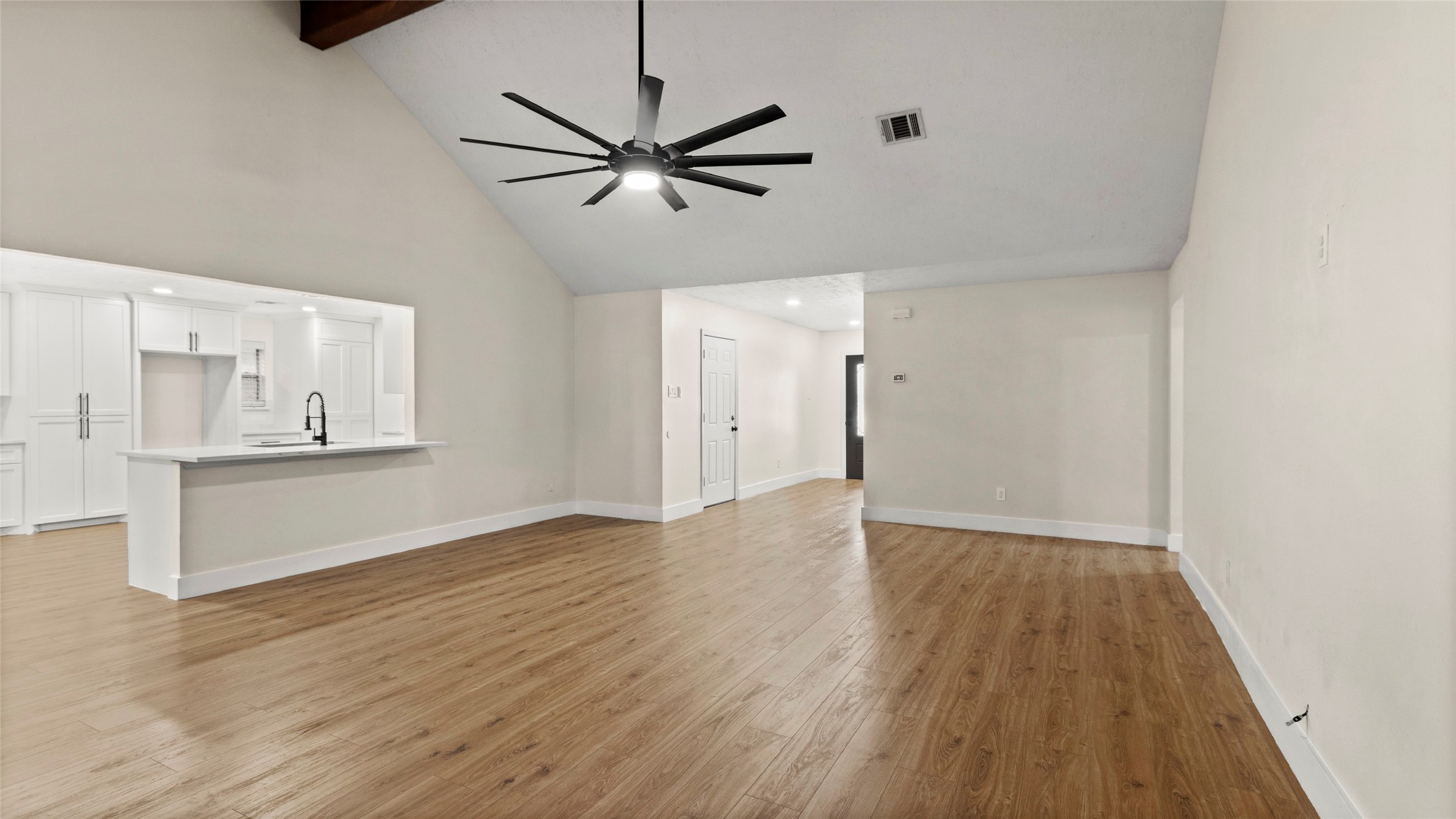 1118 Glenmeadows Drive Property Photo 9