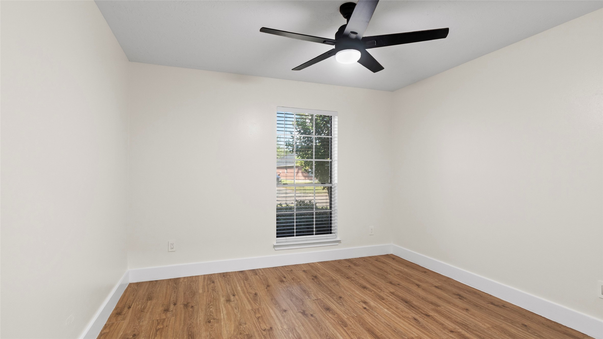 1118 Glenmeadows Drive Property Photo 23