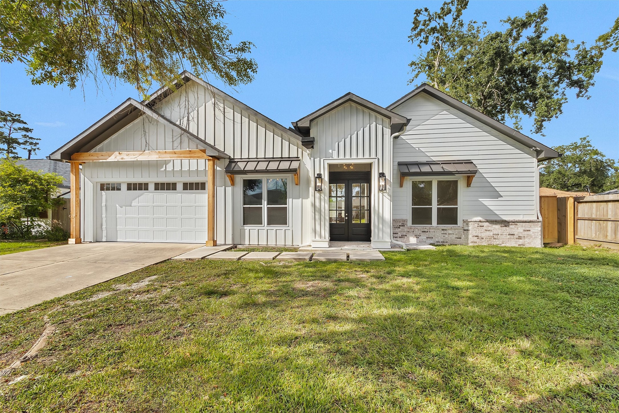 1806 De Milo Drive Property Photo 2