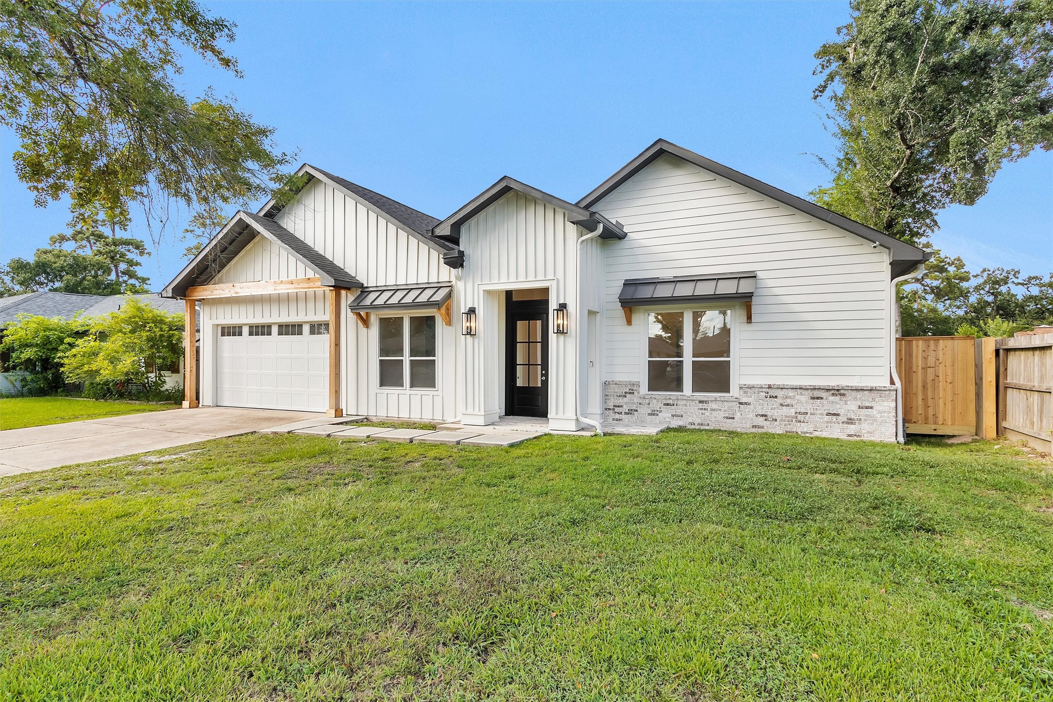1806 De Milo Drive Property Photo 4