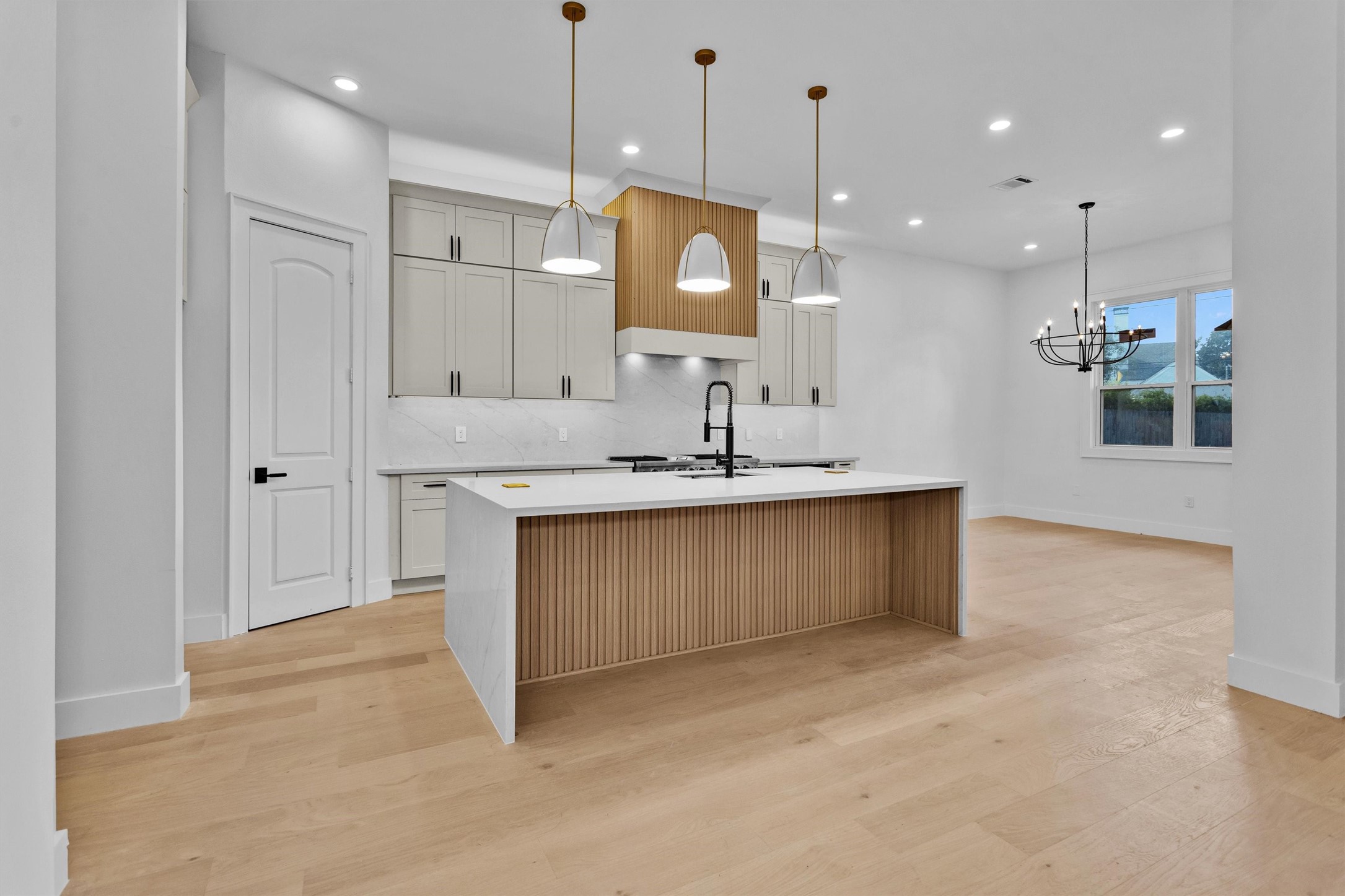 1806 De Milo Drive Property Photo 12