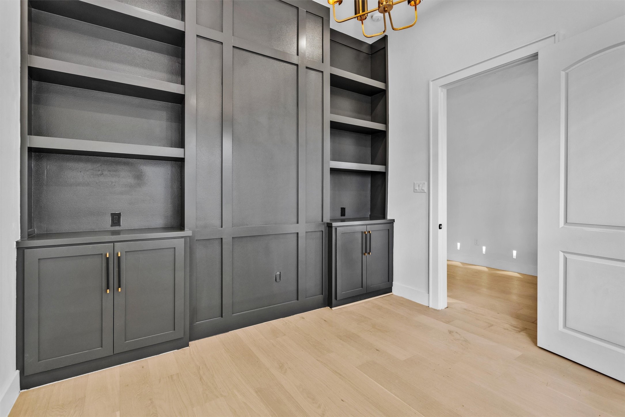 1806 De Milo Drive Property Photo 39