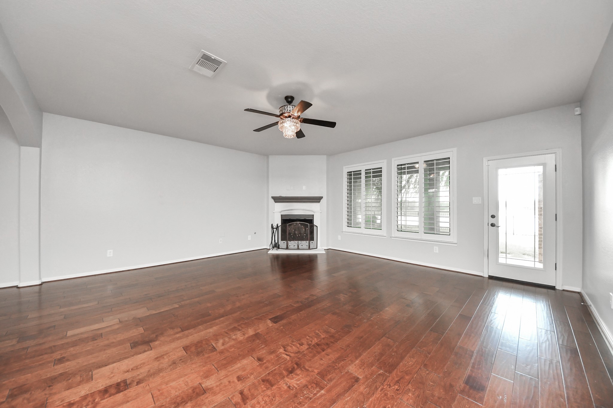 1111 Wheatfield Court Property Photo 5