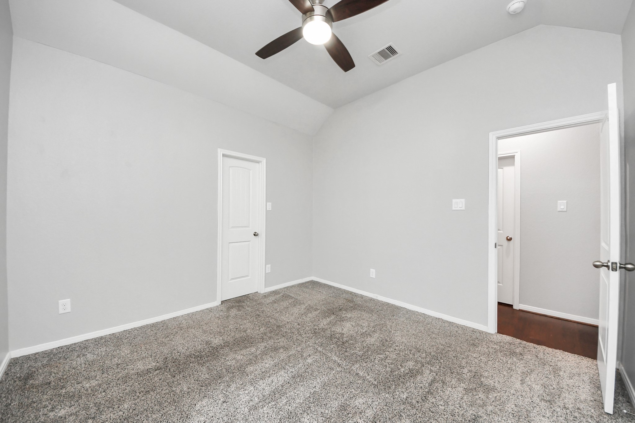 1111 Wheatfield Court Property Photo 24